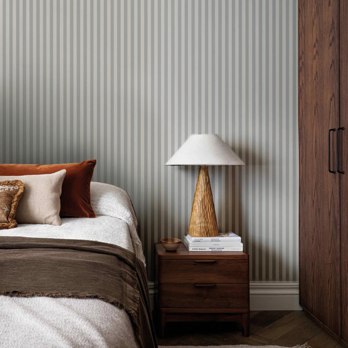 Geometric Pattern Wallpaper in Stripes STRIPE TRANQUIL BLUE Blue