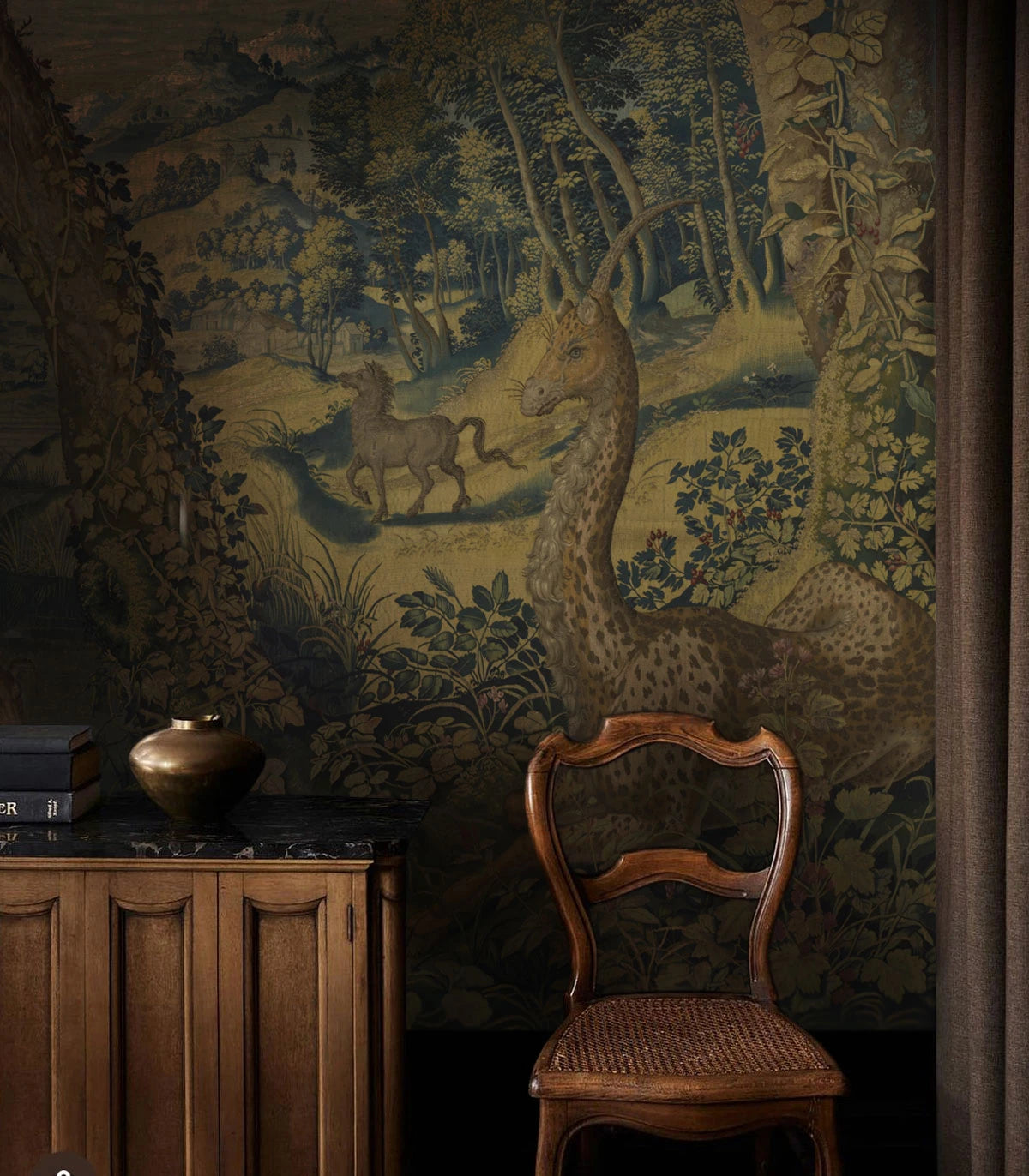 Tapeta s krajinou magického lesa UNICORN ARRAS zelená s hnedou