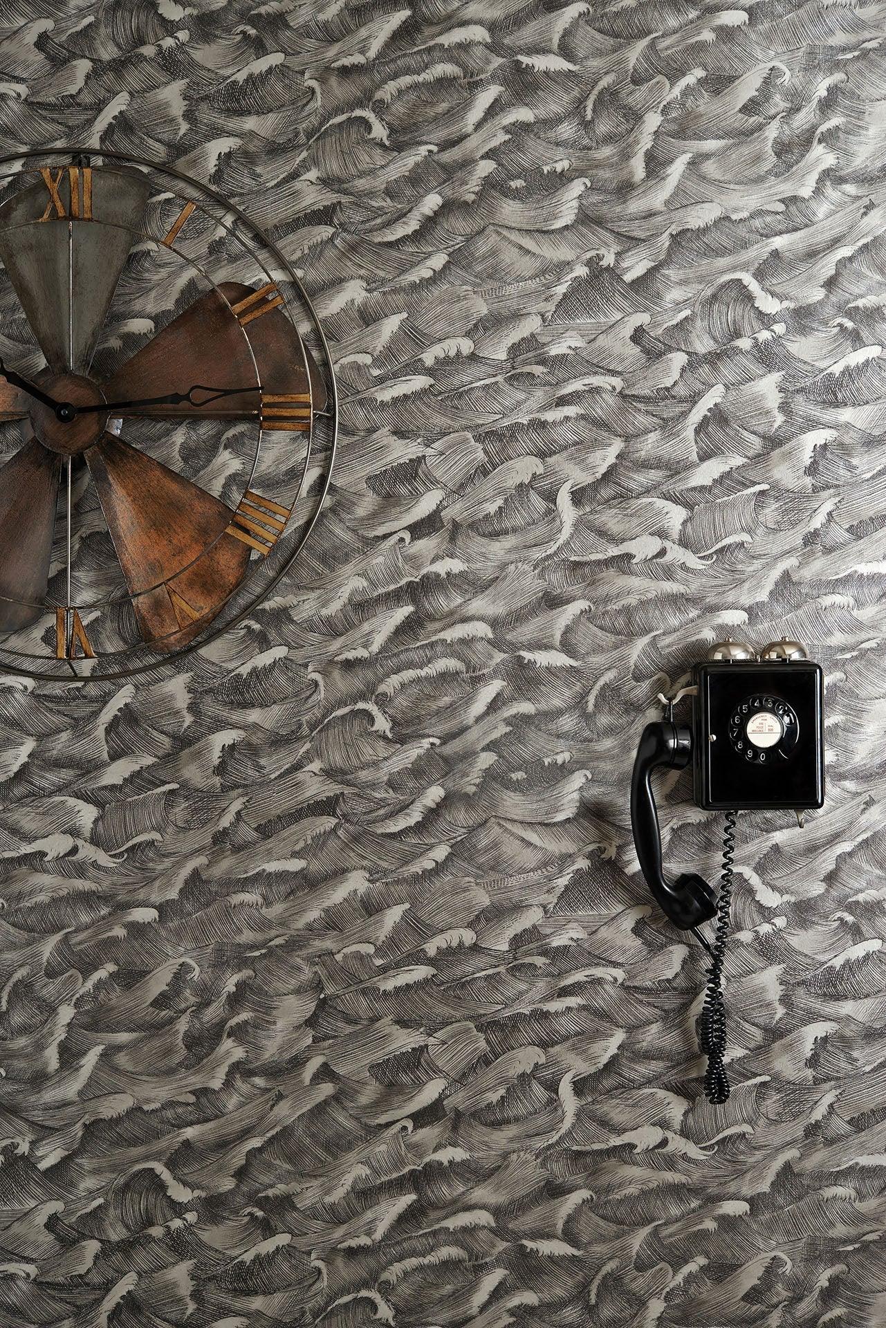 Tapeta s abstraktným vzorom morských vĺn WHIMSICAL - Columbus šedá