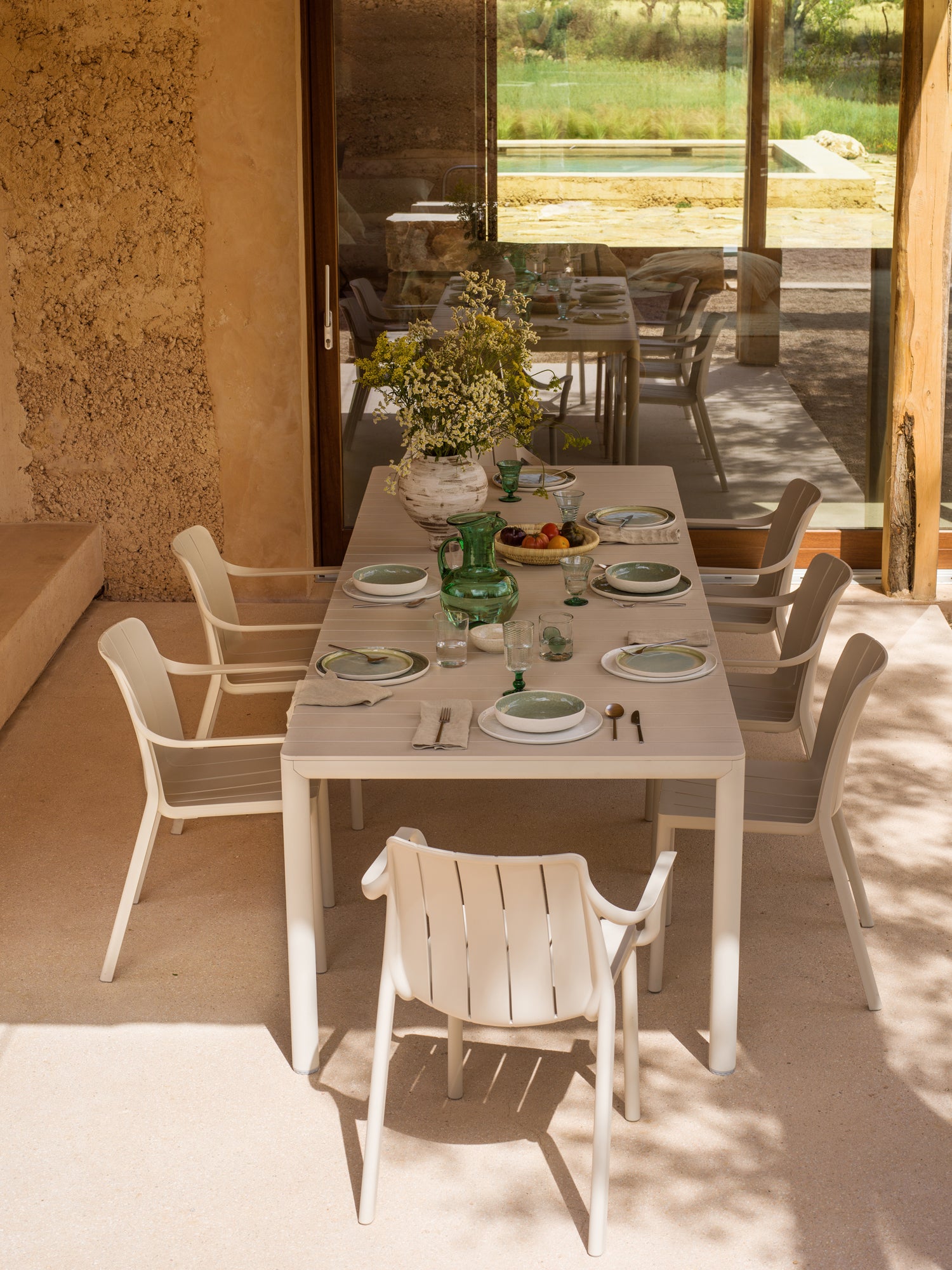 Rozkladací vonkajší stôl TEVERE béžový