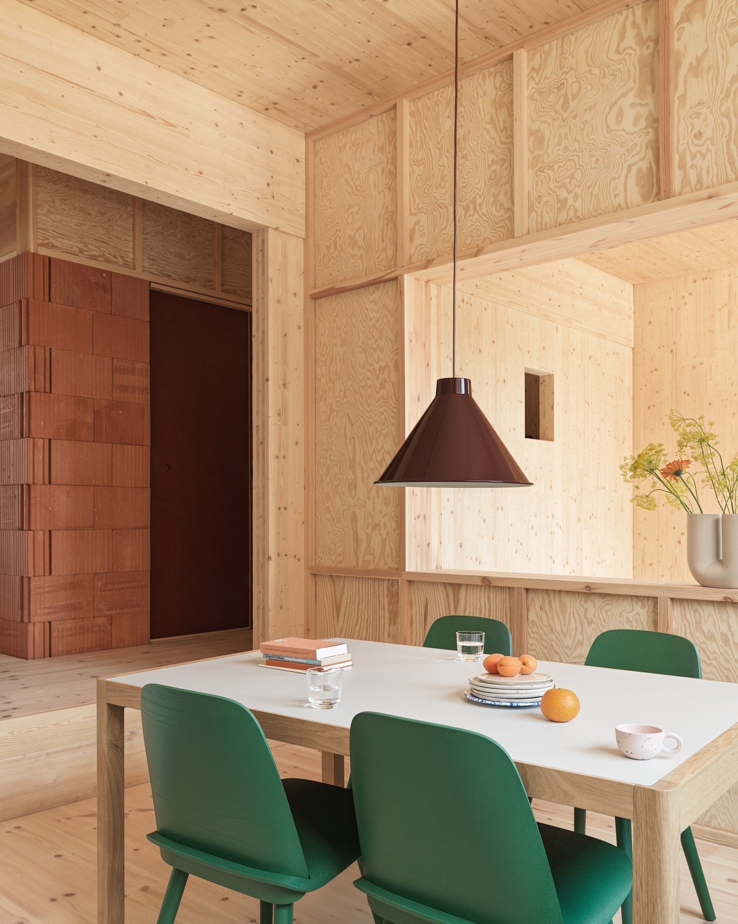 Stôl WORKSHOP šedé linoleum s dubovou základňou