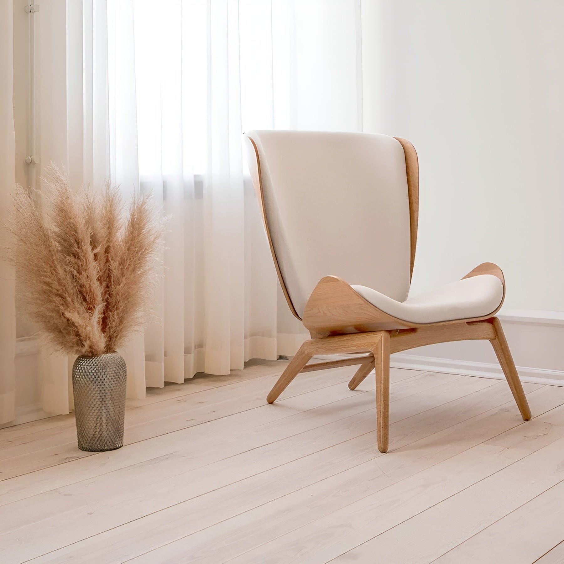 Fotel READER hnedá koža s dubovou základňou