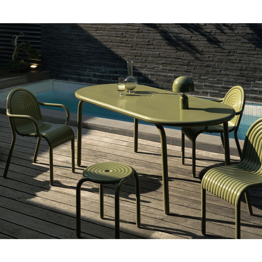 GROOVE Green Outdoor Table