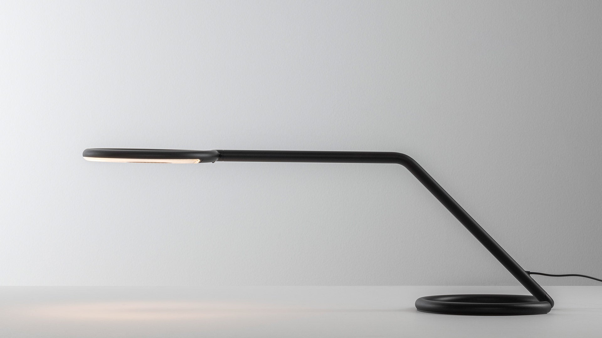 Stolná lampa VINE LIGHT čierna