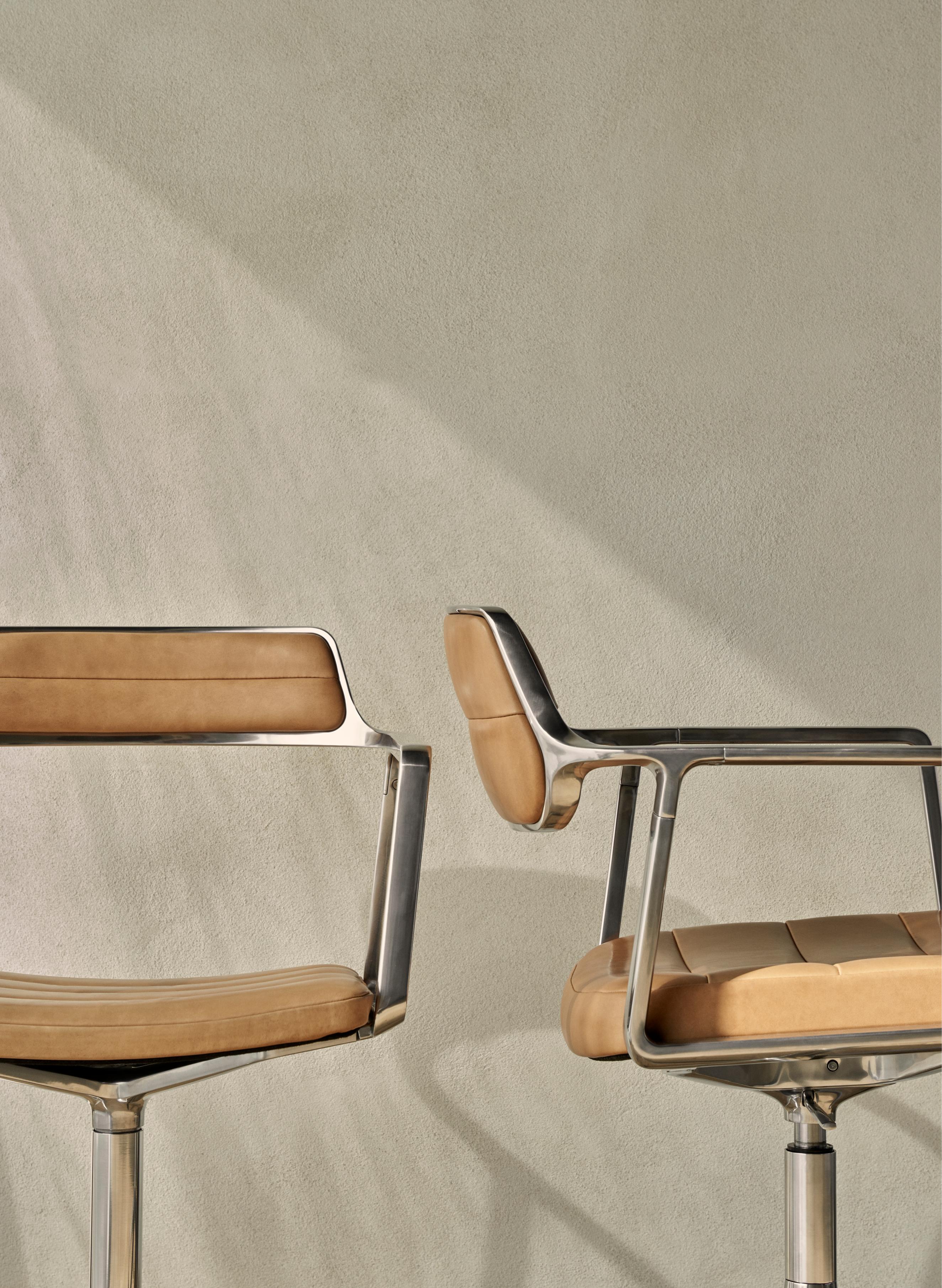 Office chair 453+ caramel leather with metal base