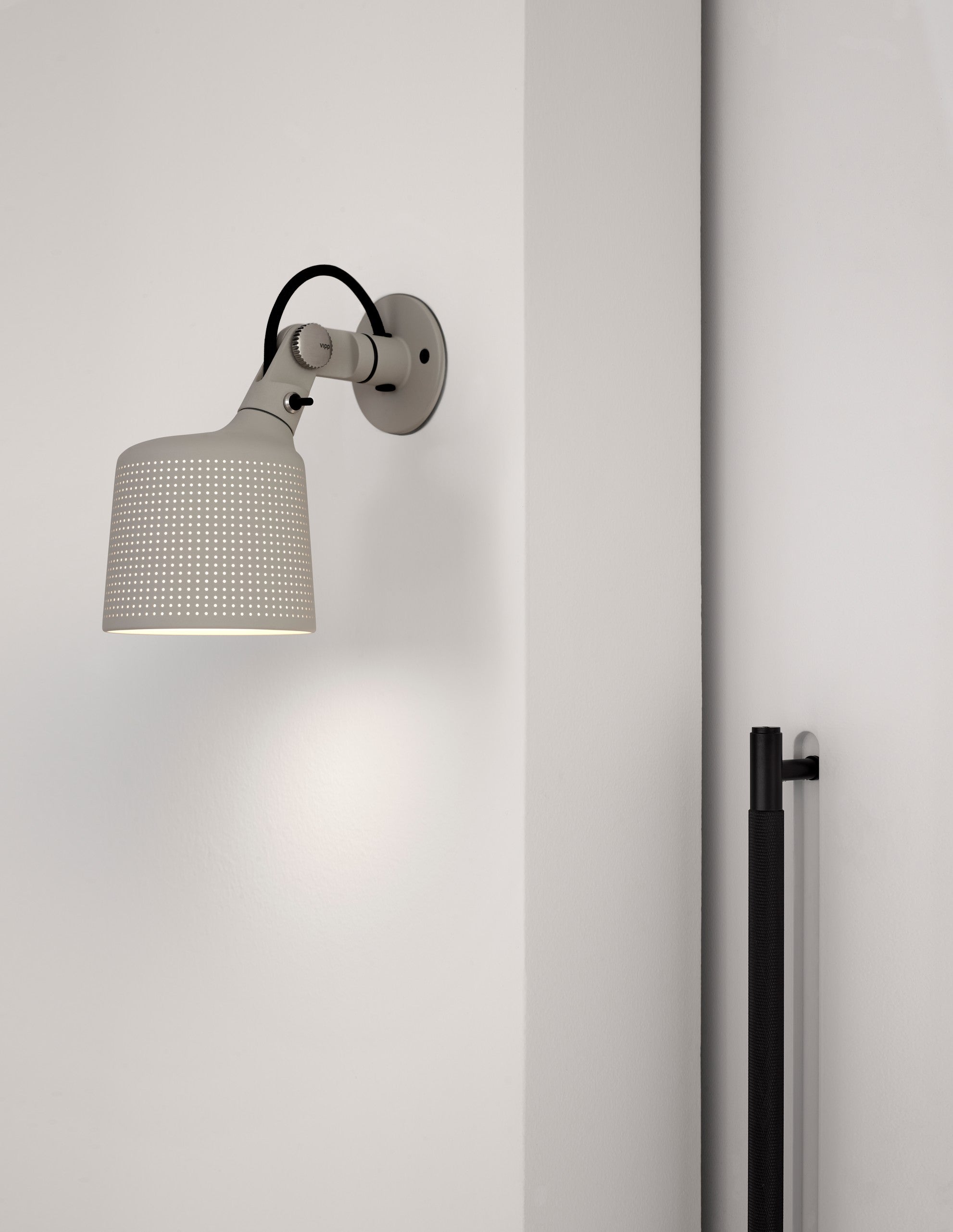 Nástenná lampa 524 šedá metalická