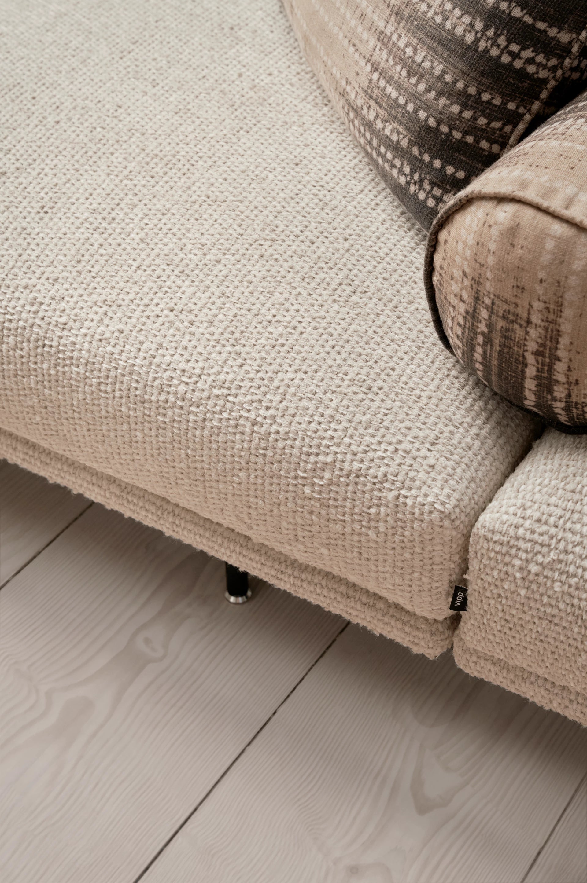 3-Seater Sofa LOFT Light Grey Wavy Fabric with Black Base