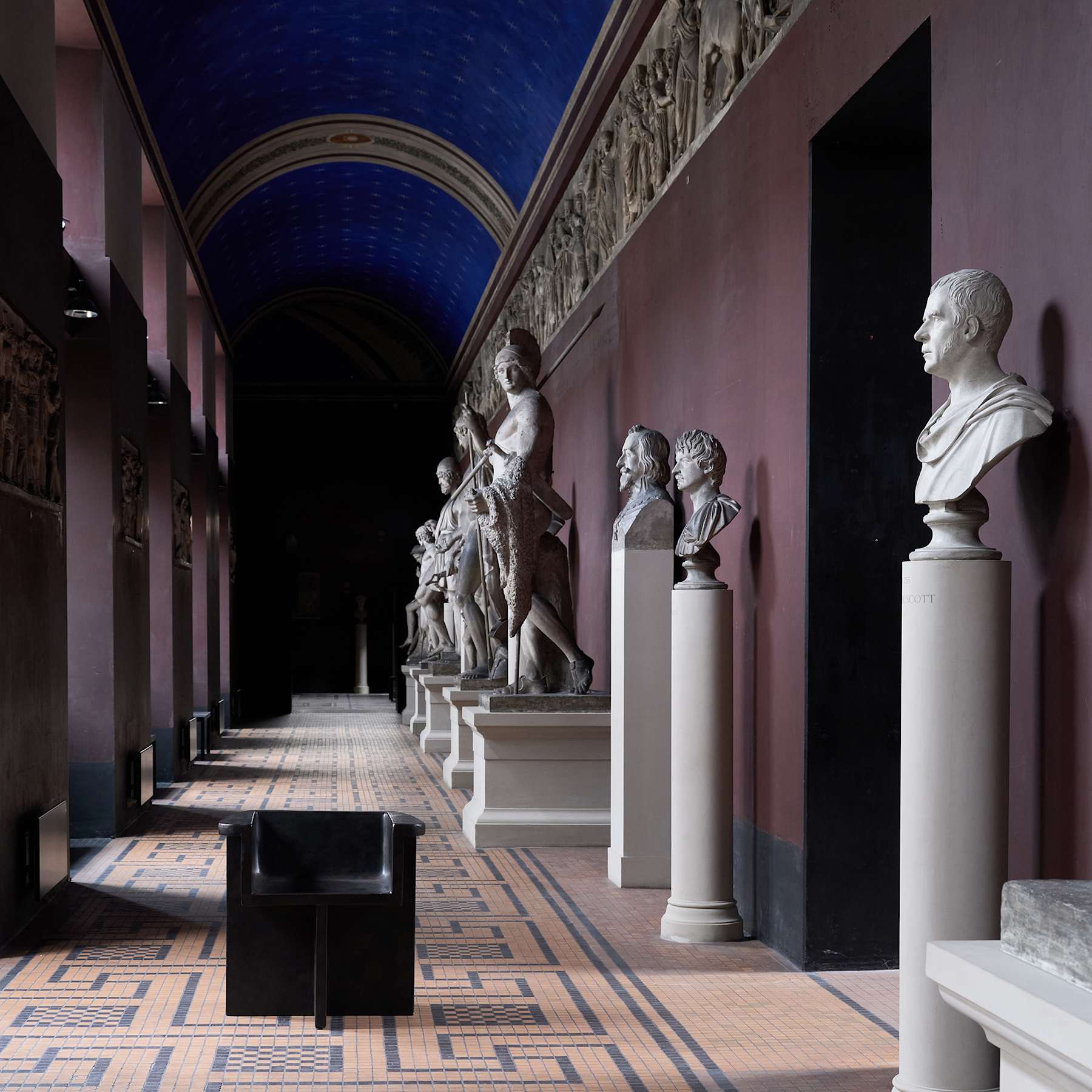 Kreslo BRUTUS kávové