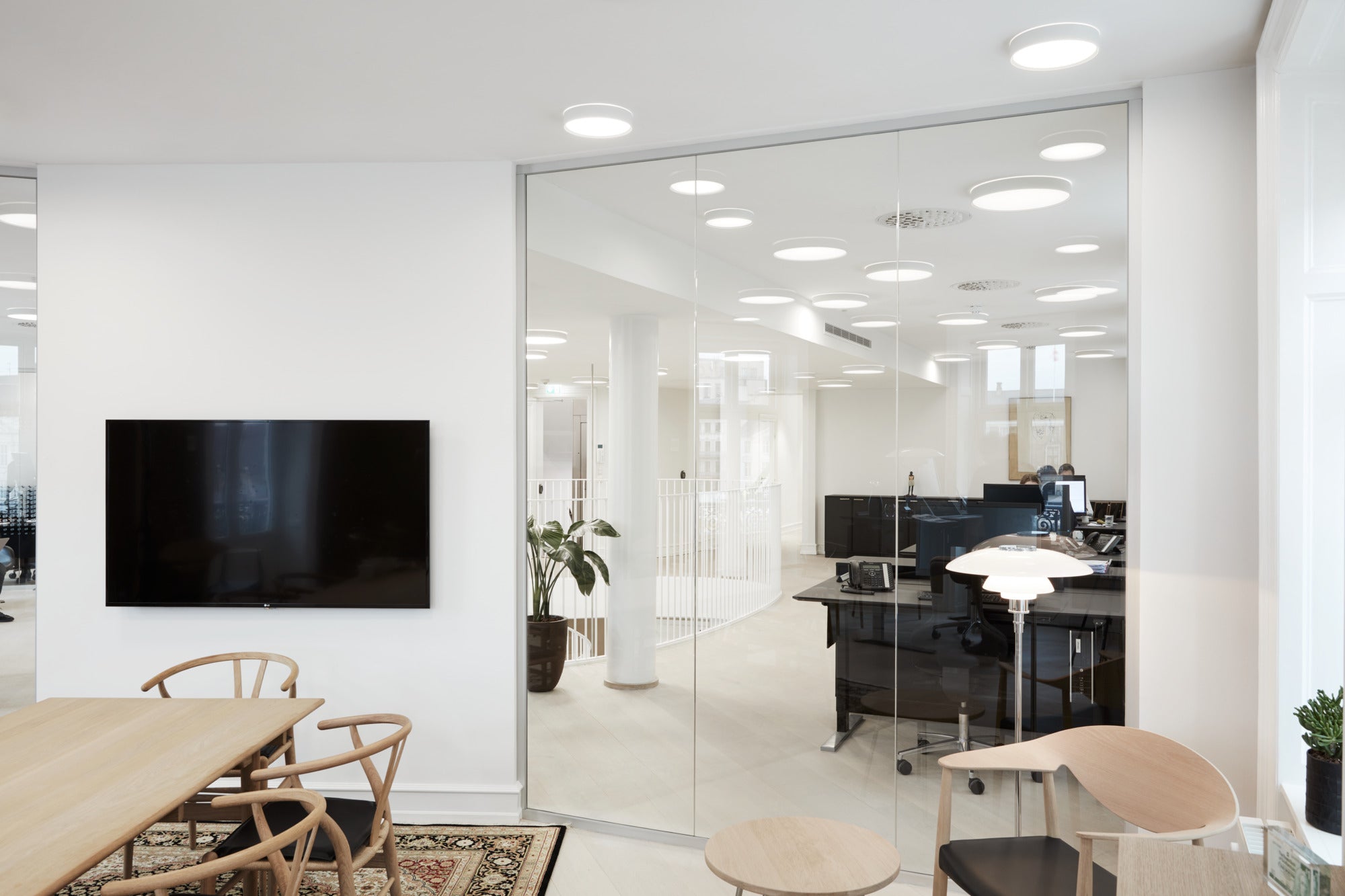 LP SLIM ROUND SEMI-RECESSED ceiling light white