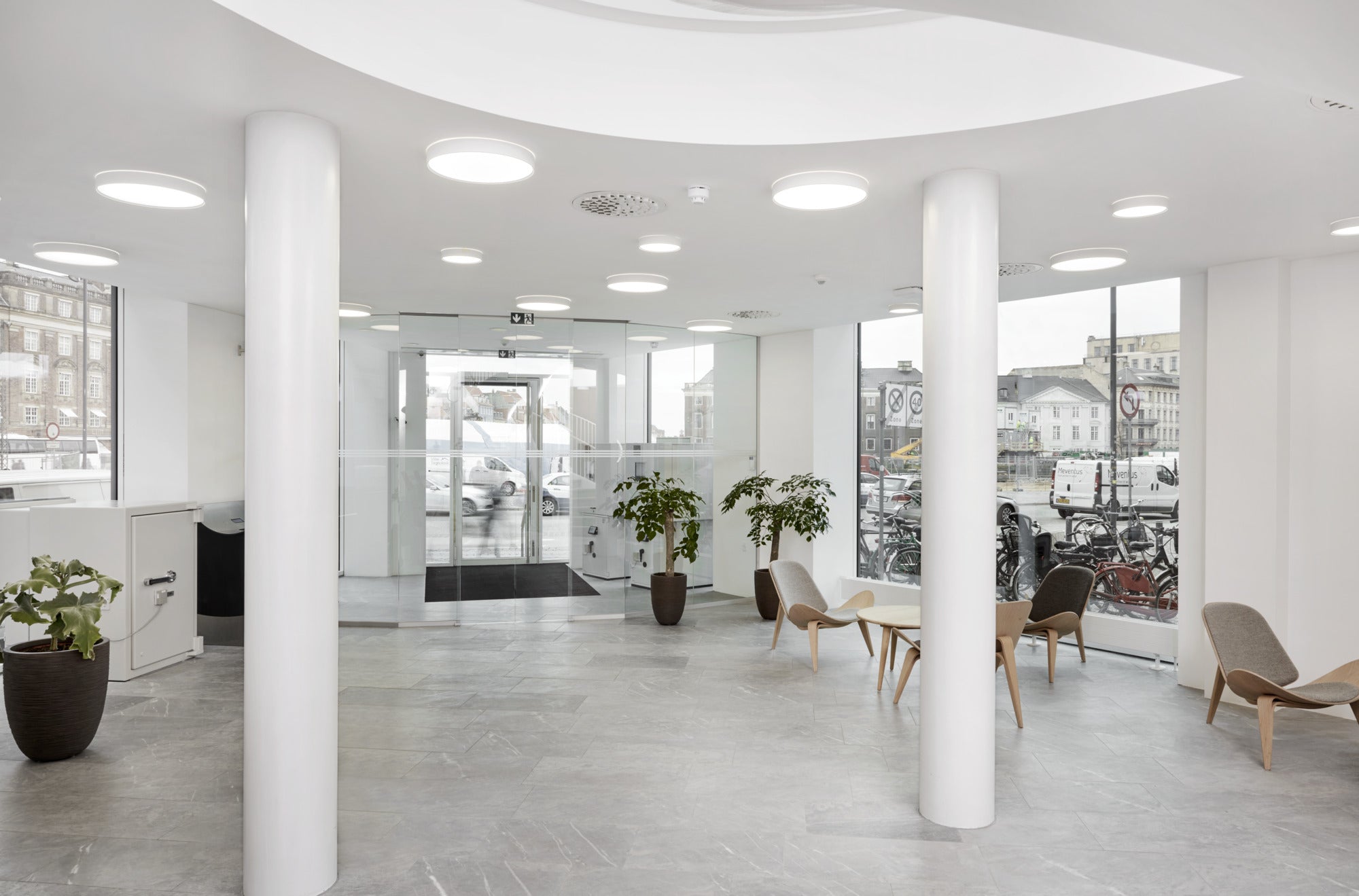 LP SLIM ROUND SEMI-RECESSED ceiling light white