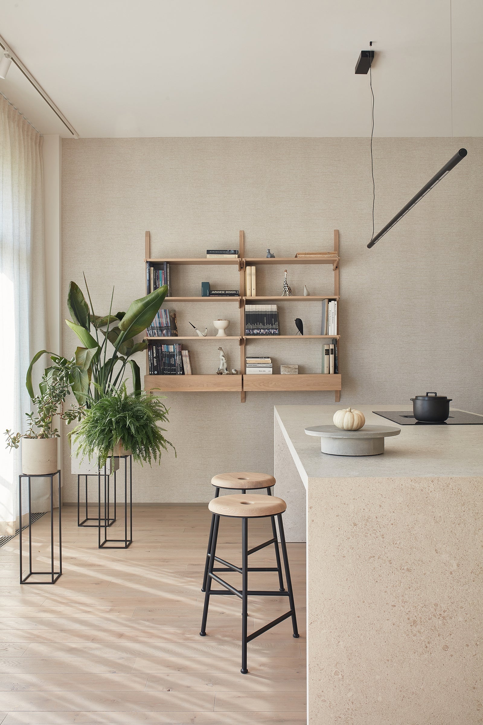 Systém políc NOKI čierne dubové drevo