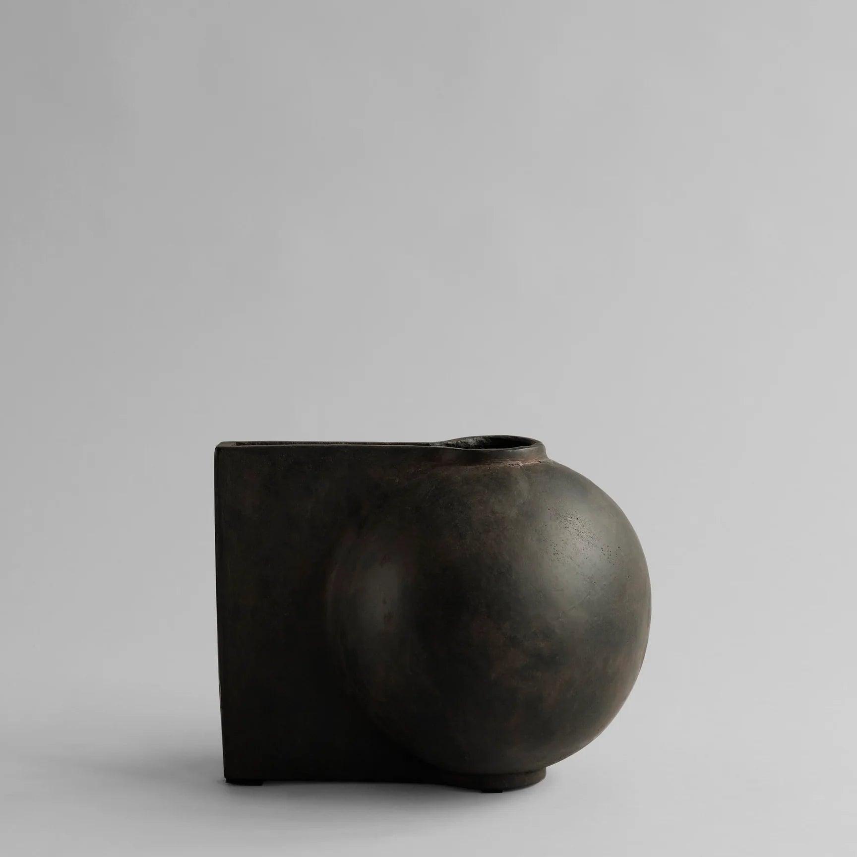 Wazon OFFSET ciemnobrązowy 101 Copenhagen Eye on Design