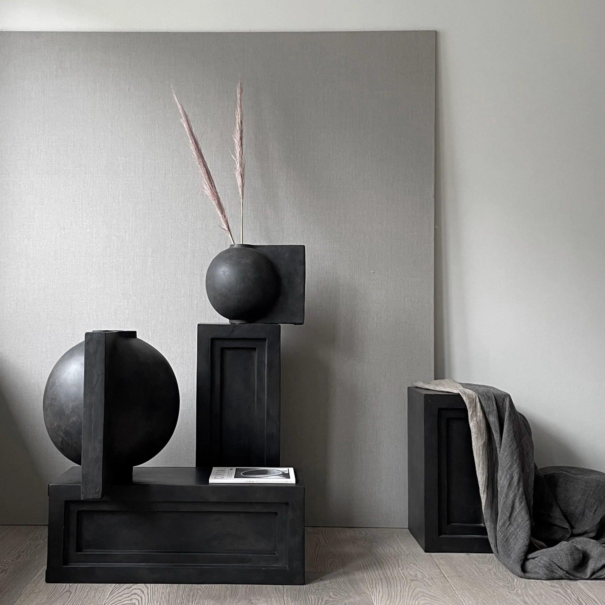 Wazon OFFSET ciemnobrązowy 101 Copenhagen Eye on Design