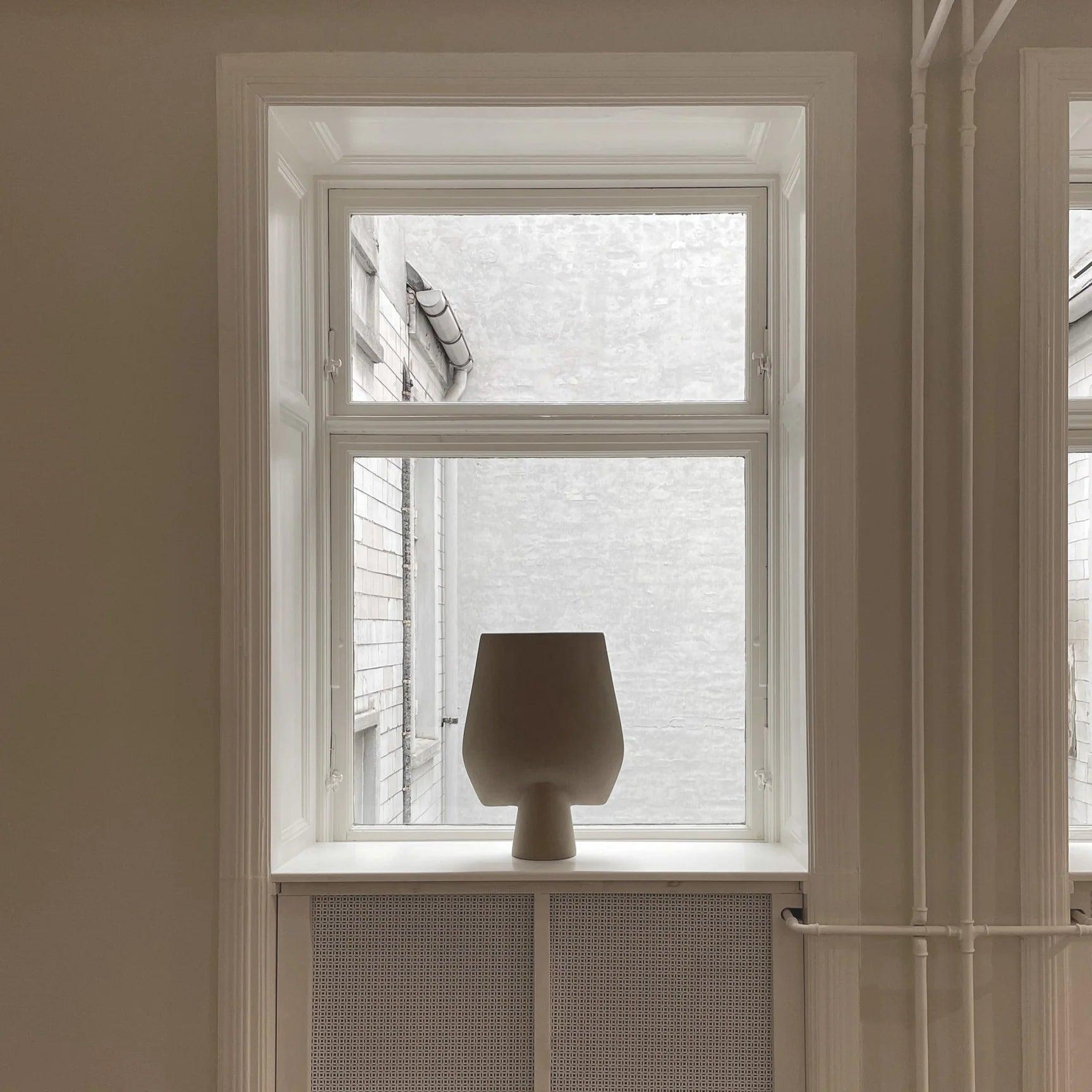 Wazon SPHERE SQUARE piaskowy 101 Copenhagen Eye on Design