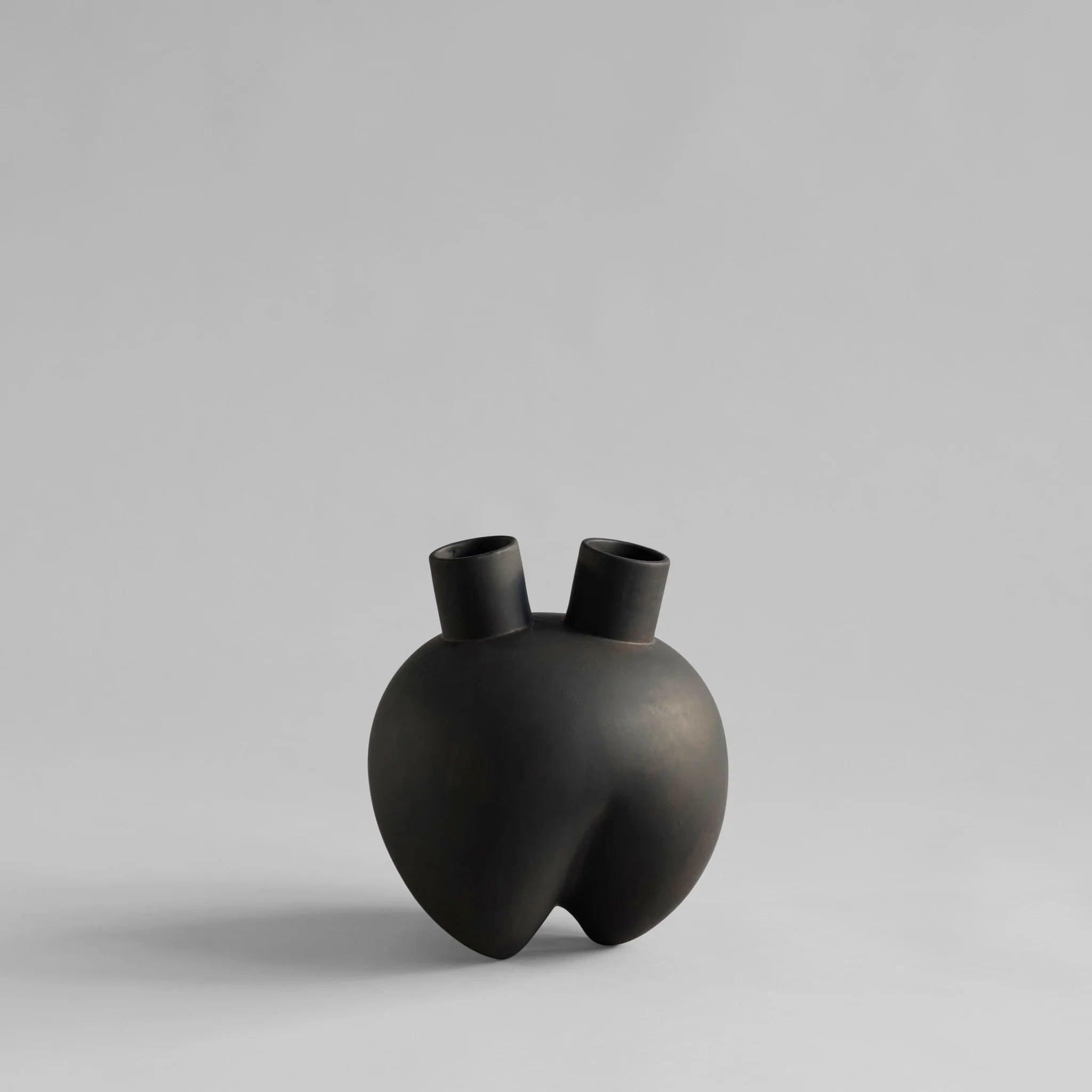 Wazon SUMO HORNS ciemnobrązowy 101 Copenhagen Eye on Design