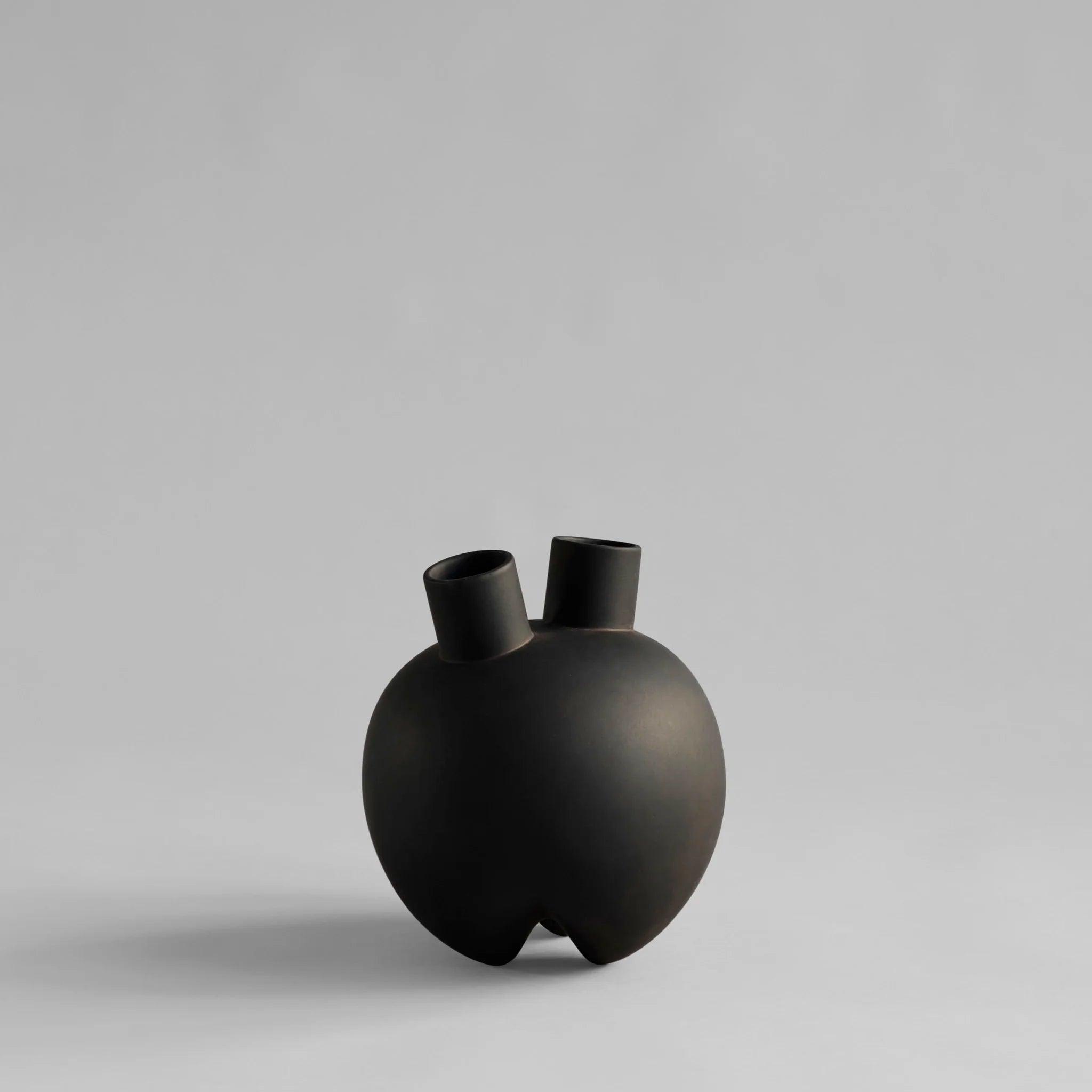 Wazon SUMO HORNS ciemnobrązowy 101 Copenhagen Eye on Design