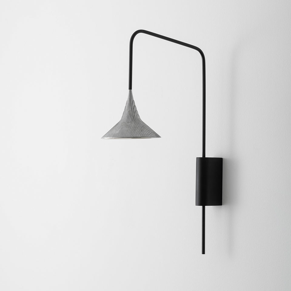 Vonku montovaná lampa na stenu UNTERLINDEN hliník