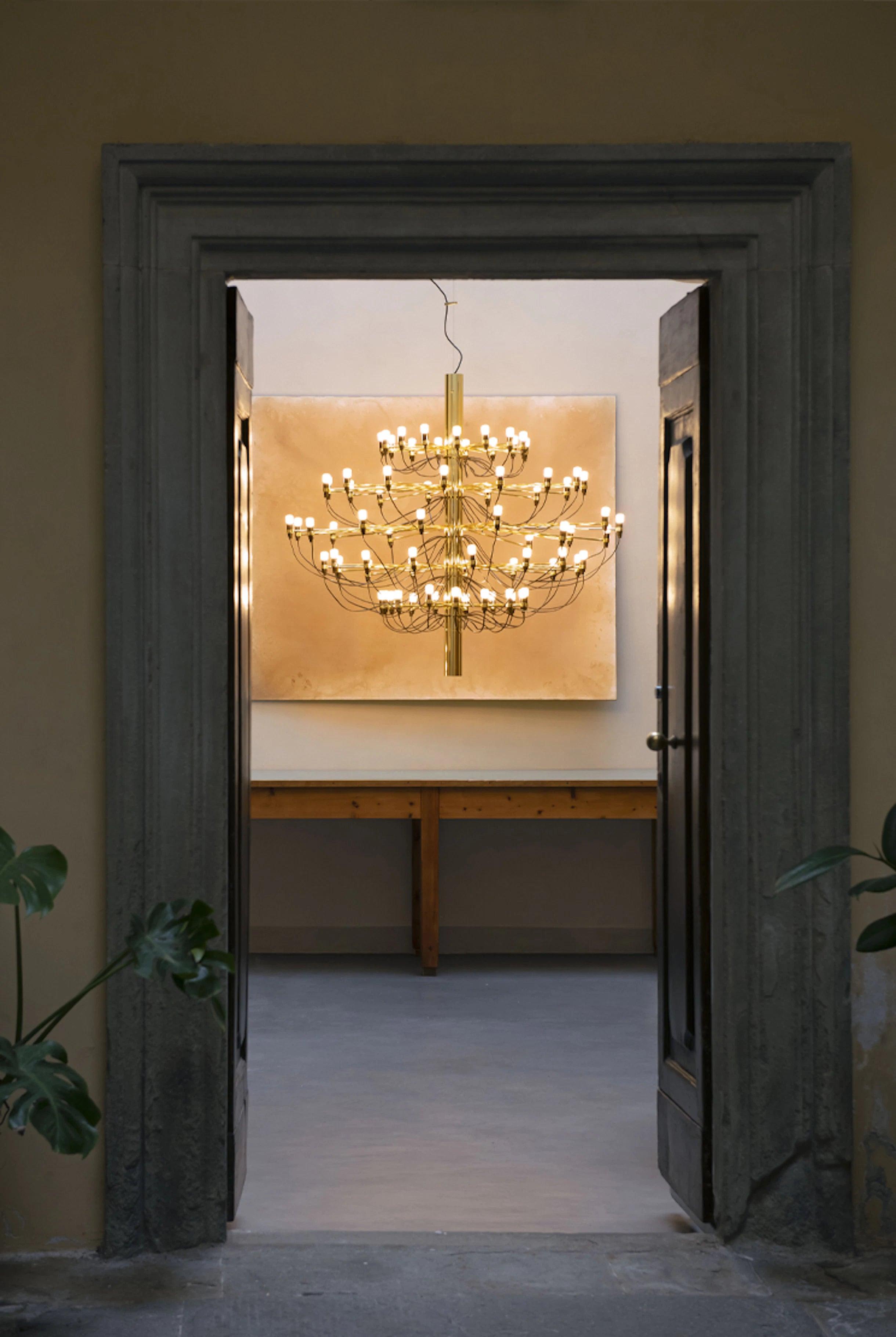 Żyrandol 2097 mosiężny Flos Eye on Design