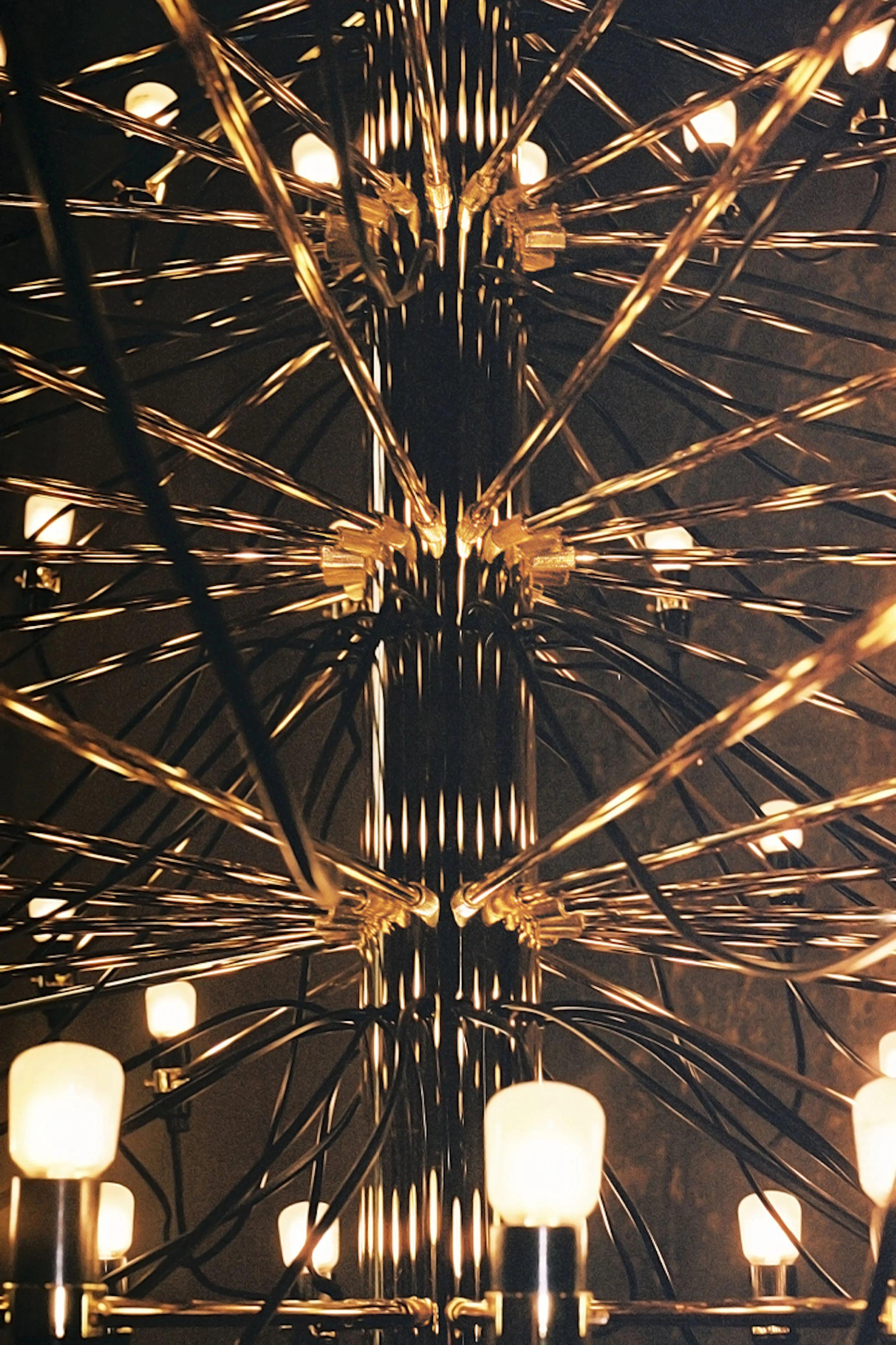 Żyrandol 2097 mosiężny Flos Eye on Design