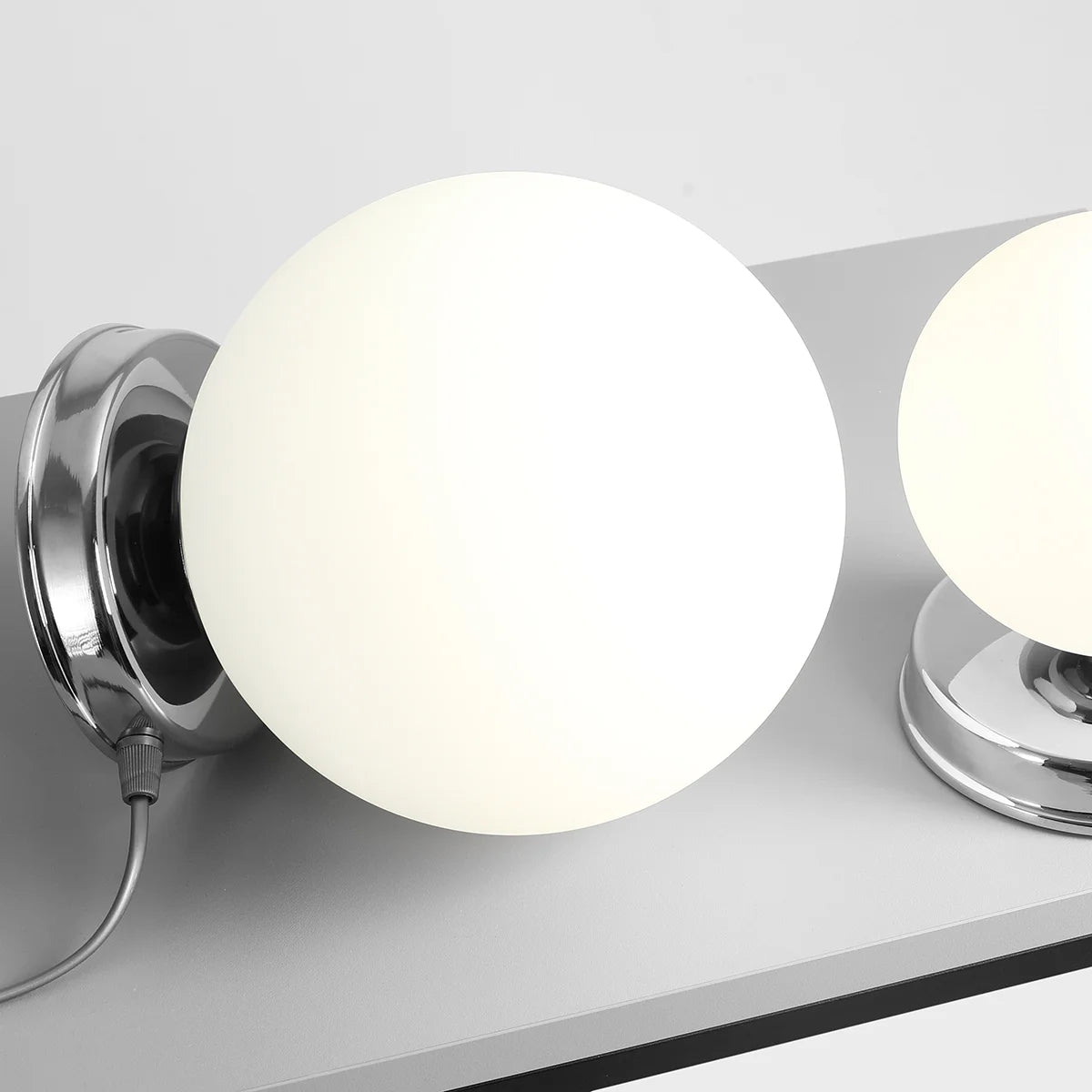Lampa biurkowa BALL chromowany Artera Eye on Design