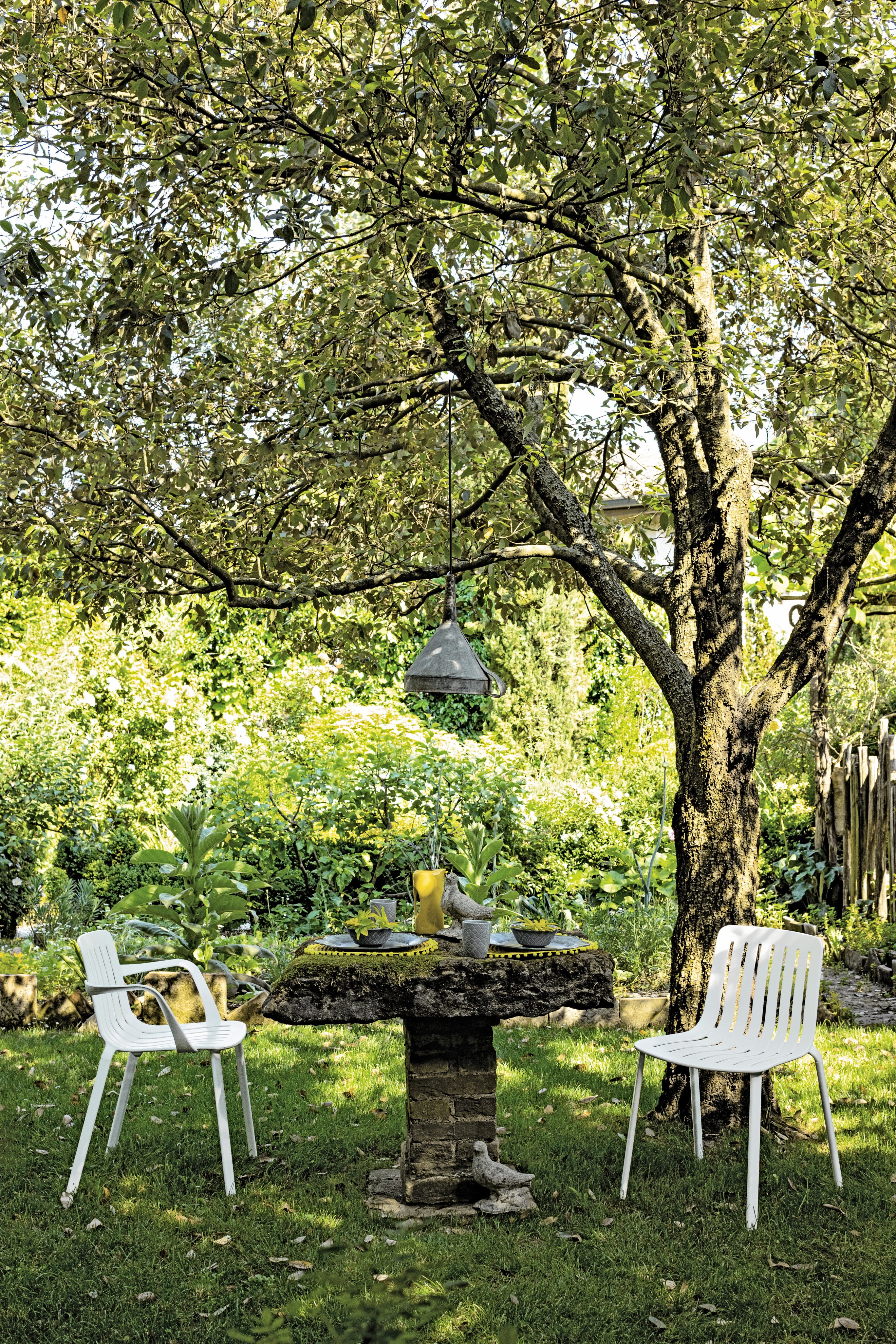 Krzesło zewnętrzne z podłokietnikami PLATO zielony Magis Eye on Design