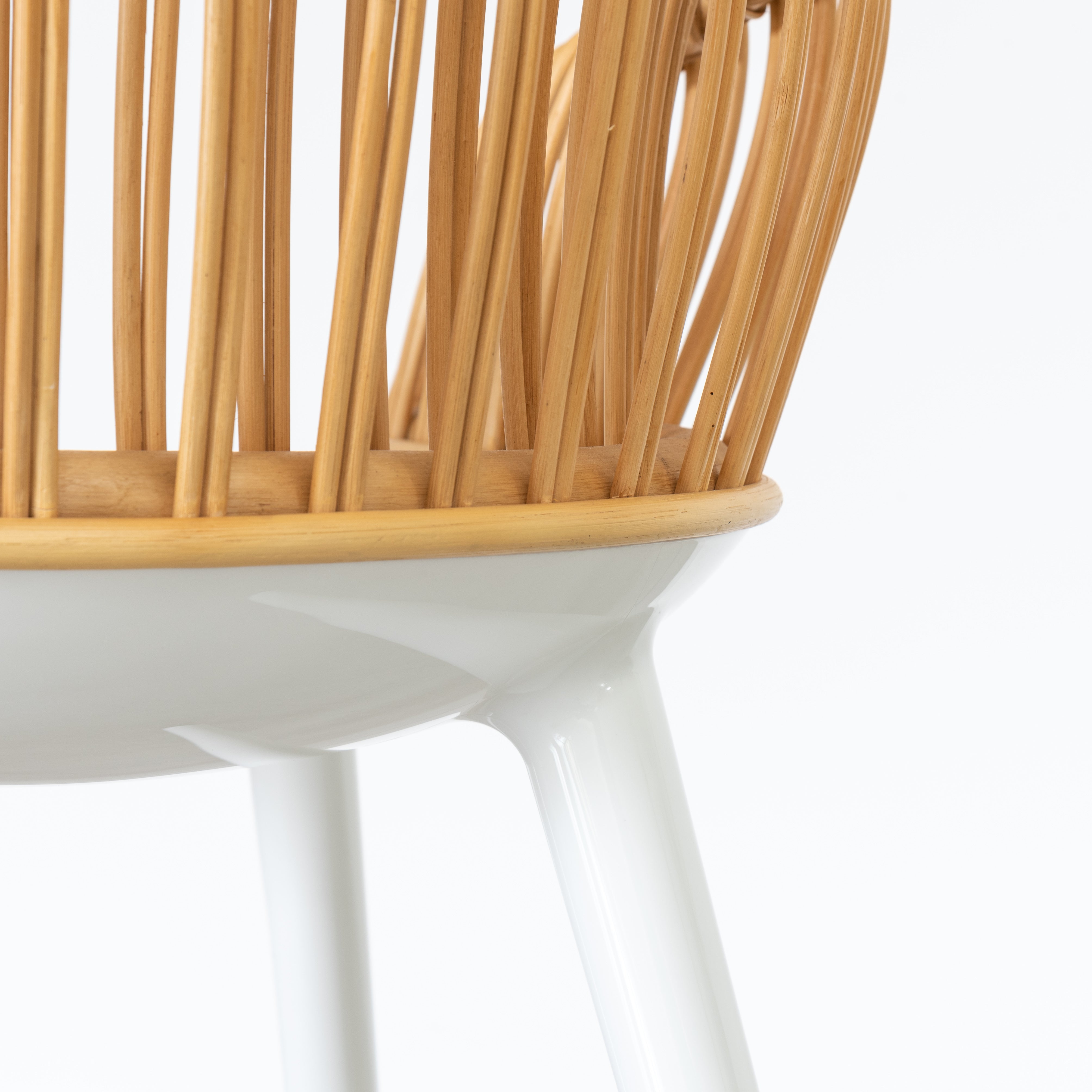 Krzesło CYBORG CLUB z plecionym oparciem biały Magis Eye on Design