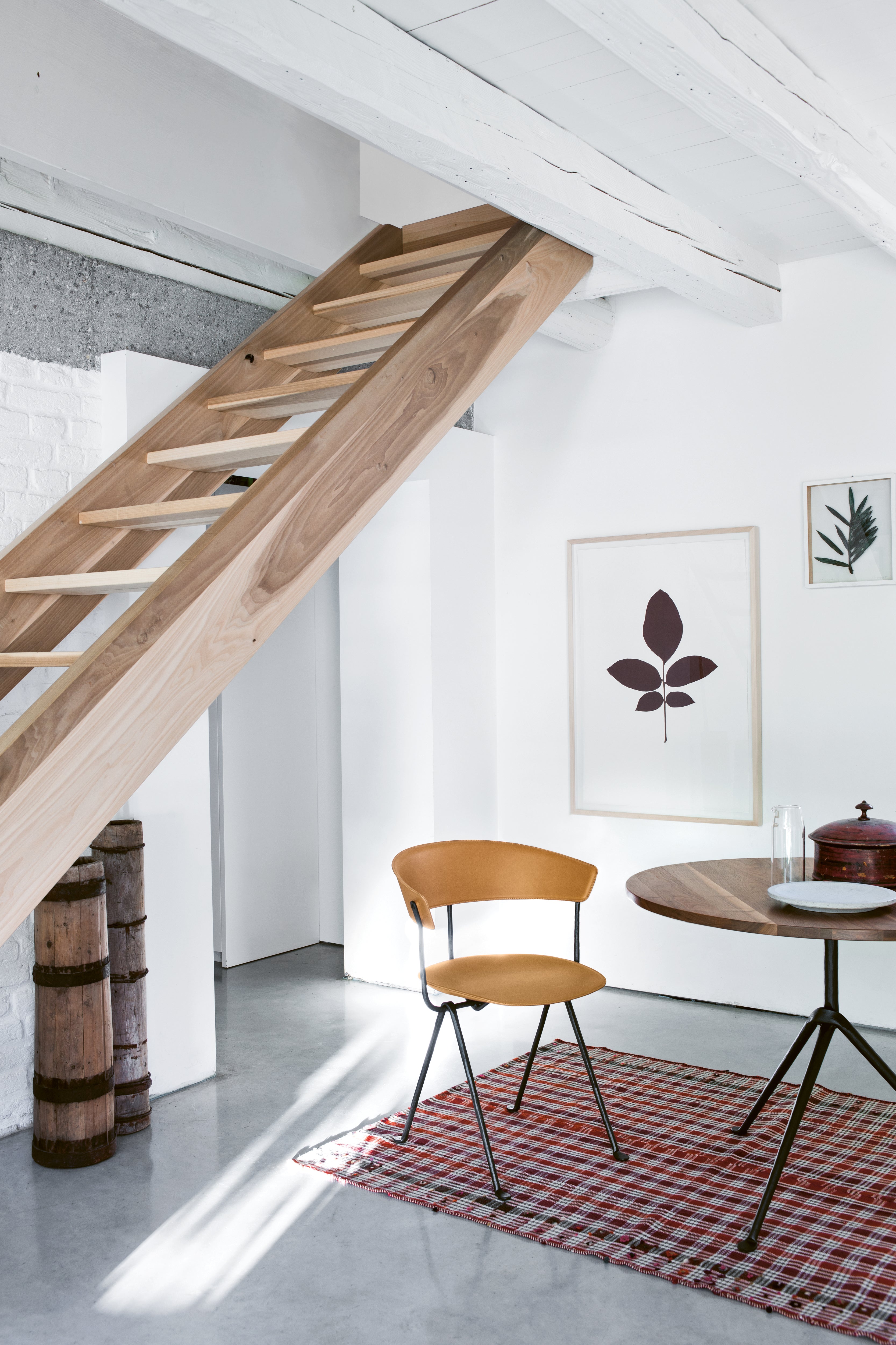 Krzesło OFFICINA metalowa rama czarny buk Magis Eye on Design