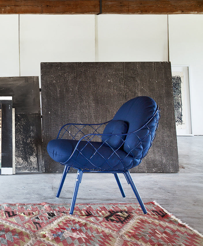 Niski fotel PIÑA biały Magis Eye on Design