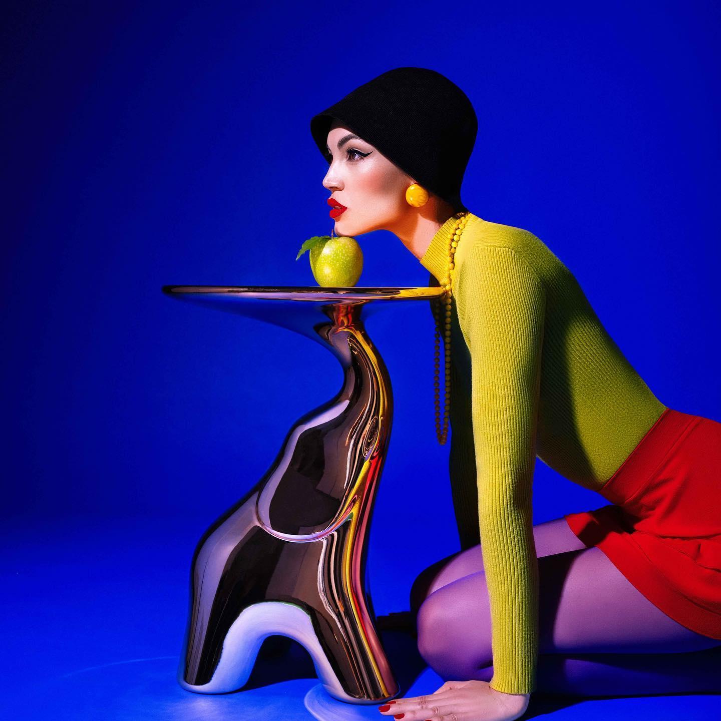 Stolik PAKO szary Qeeboo Eye on Design