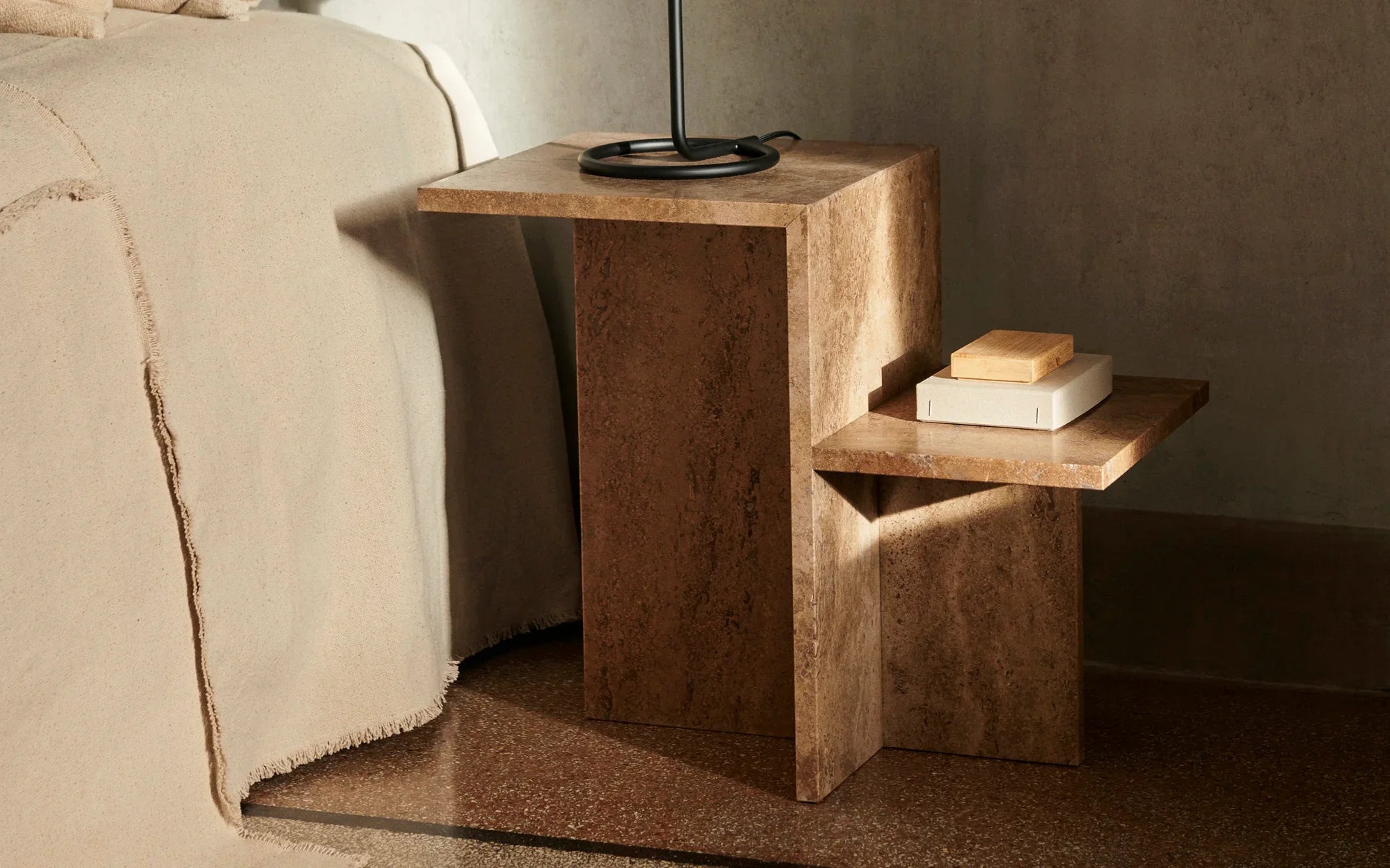 Szafki i stoliki nocne