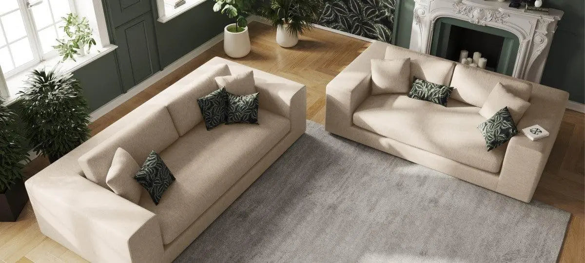 Sofy tapicerowane w eleganckiej aranżacji salonu