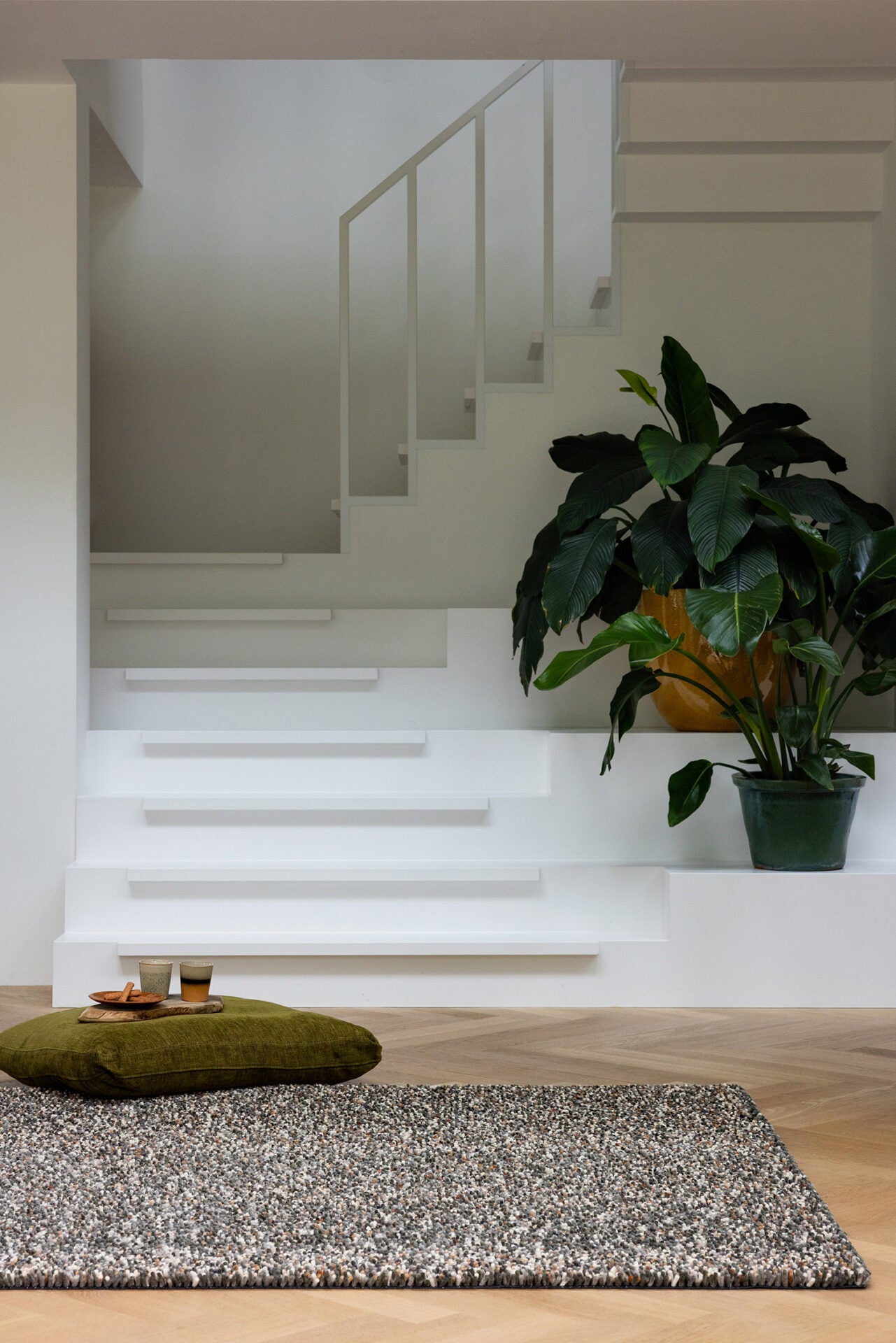 Koberec POP ART šedý s dlhým vlasom