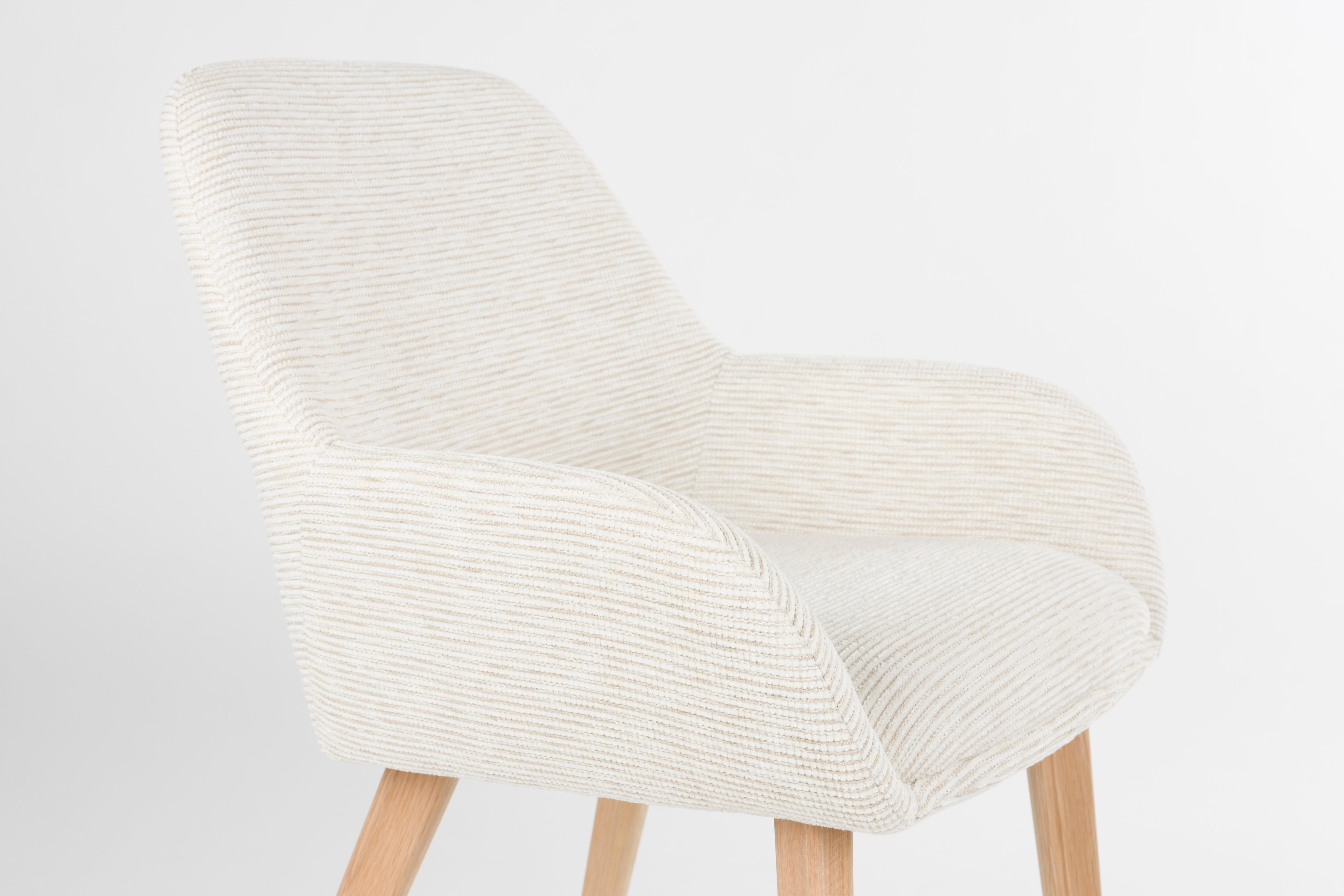 Stolička LOUA biela s drevenou základňou