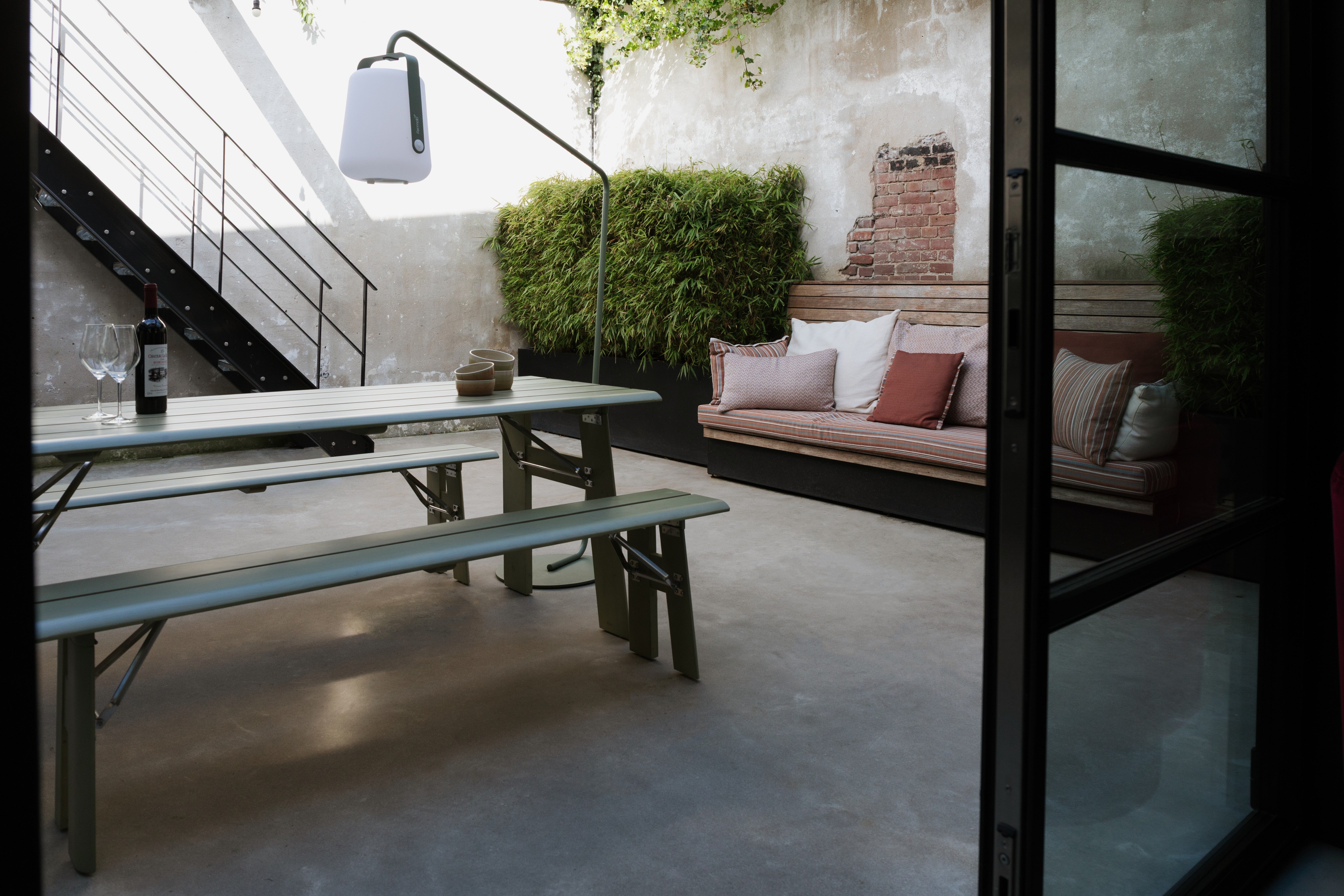 Zelený záhradný stôl AVENUE