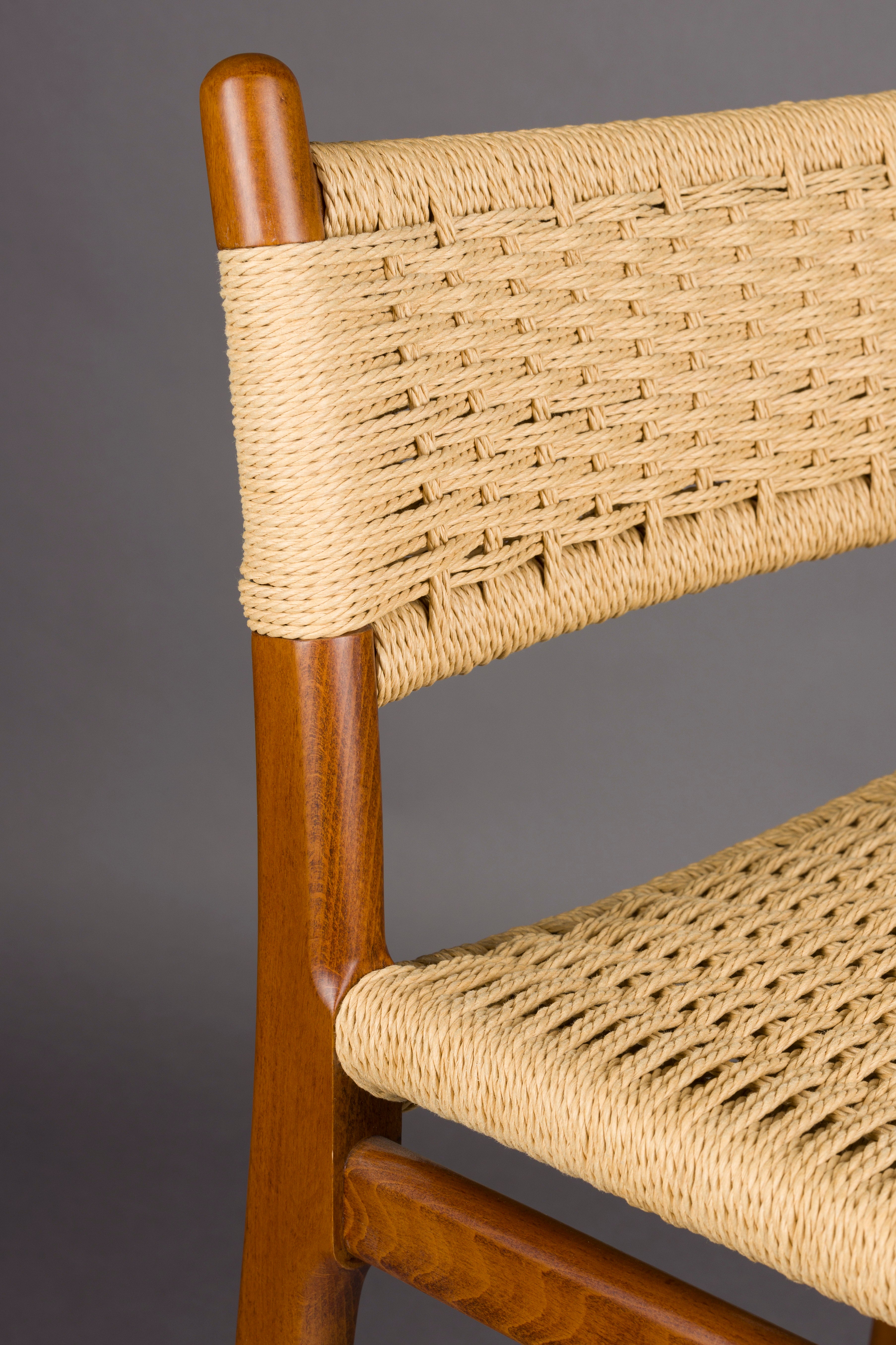 Hoker CECILE z bukového dreva s orechovým povrchom