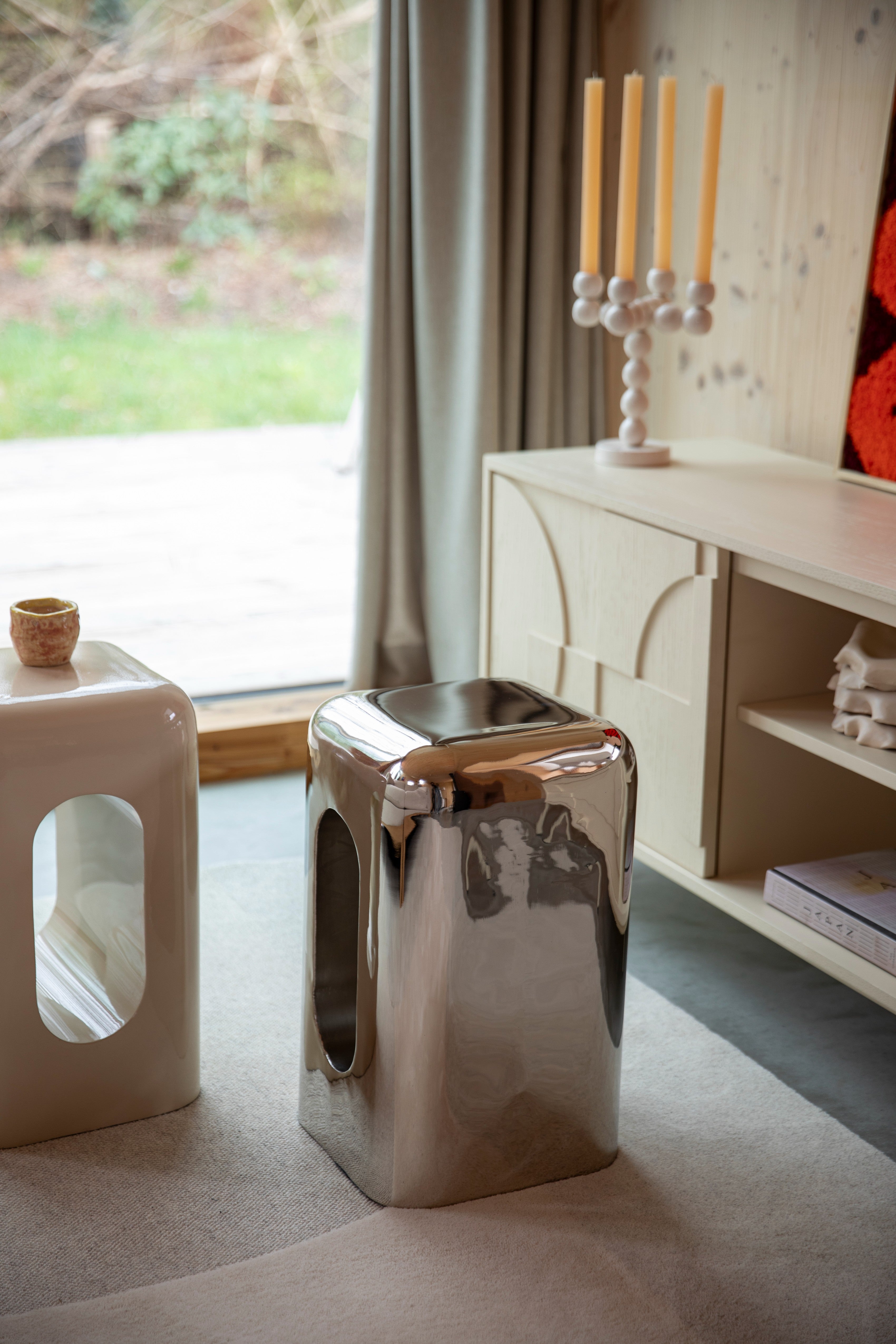 Bočný stolík CREEK strieborný