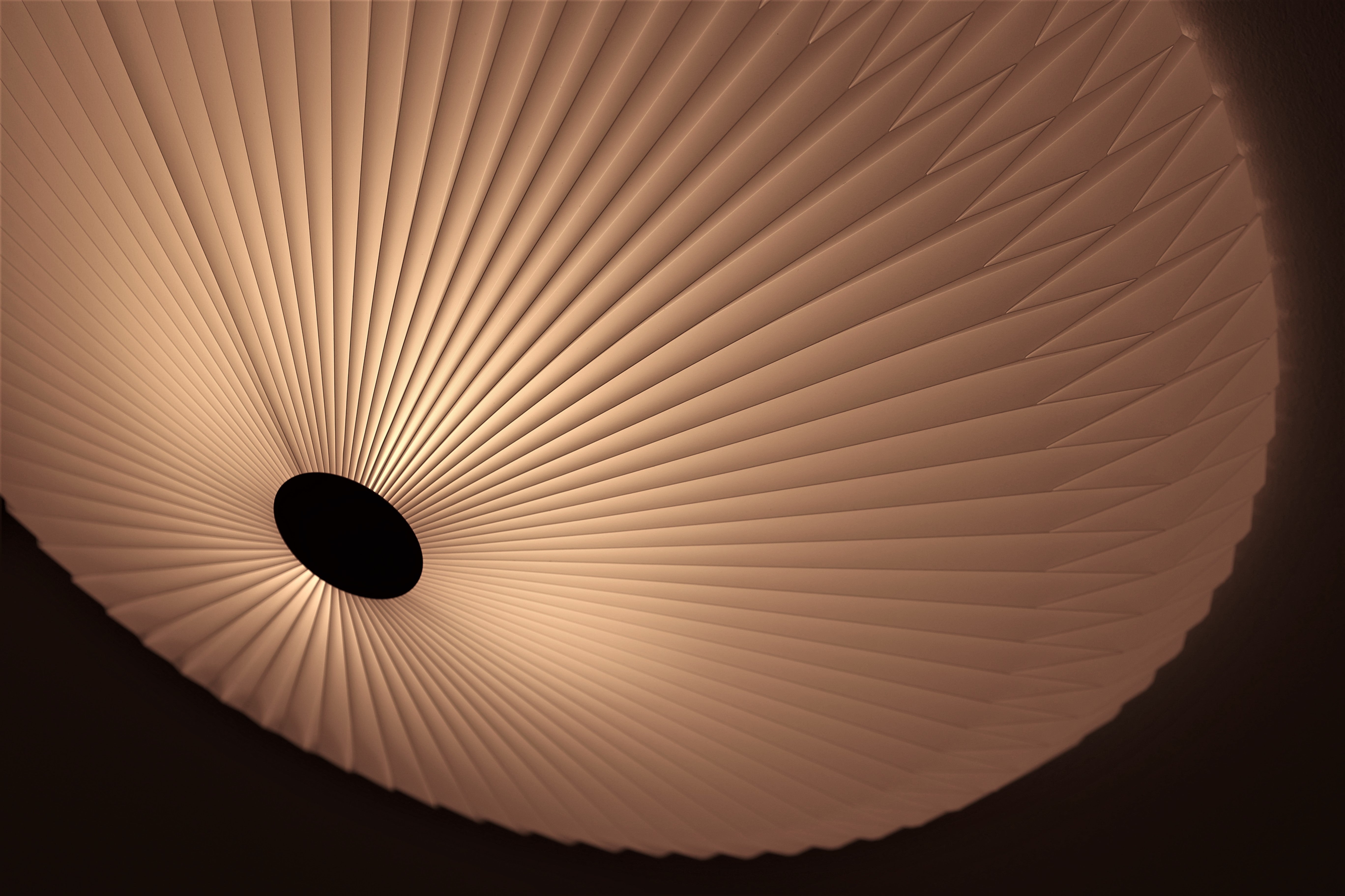 Nástenná lampa MODEL 23 biela so zlatou