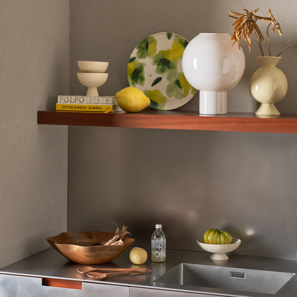 Sklenený váza VAN krémová