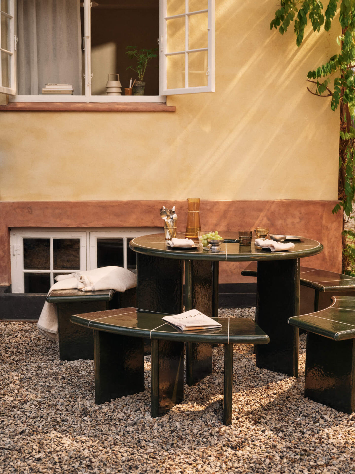 Ławka łukowa DEYA ciemnozielony – ujęcie 2
