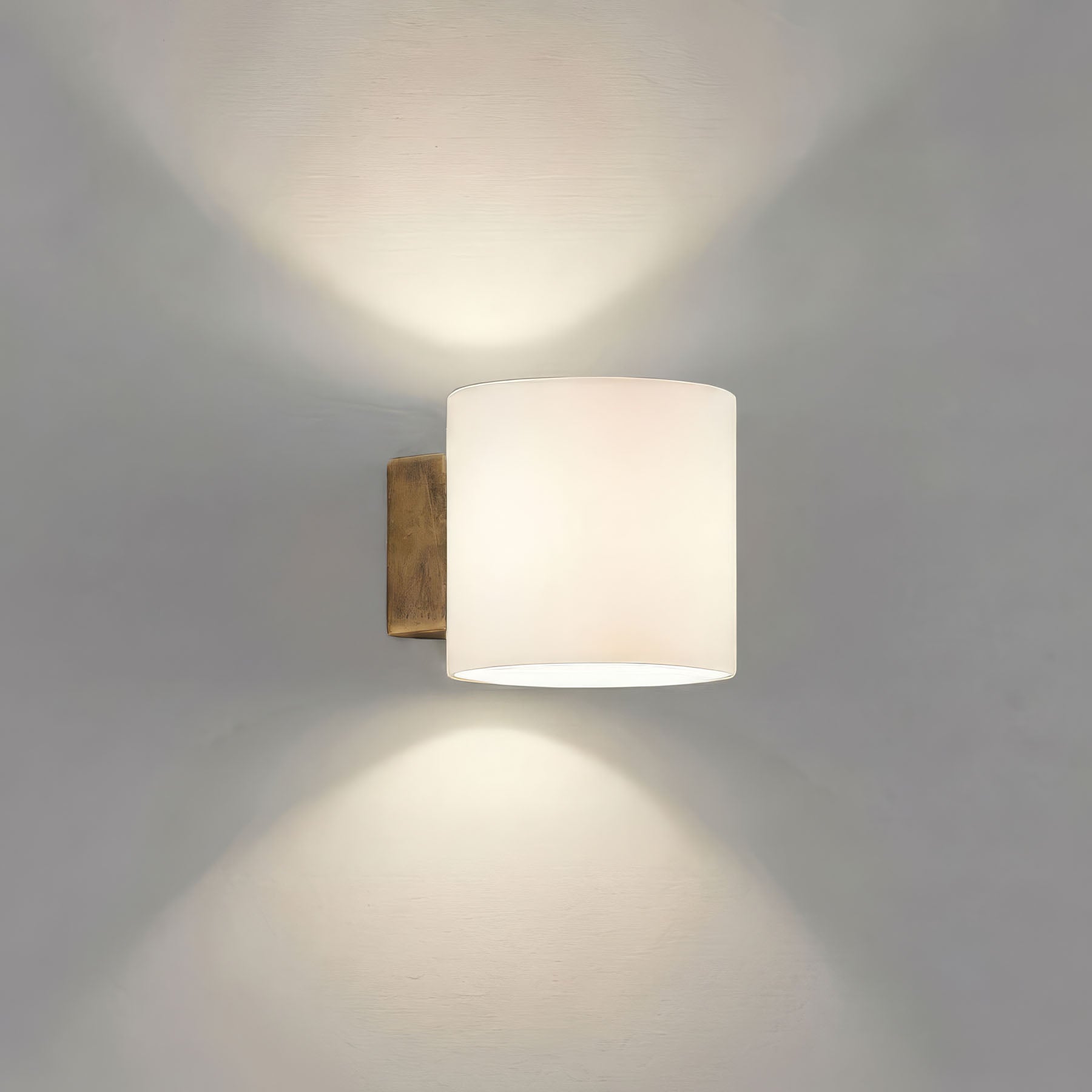 Nástenná lampa TUBE, brúsený mosadz