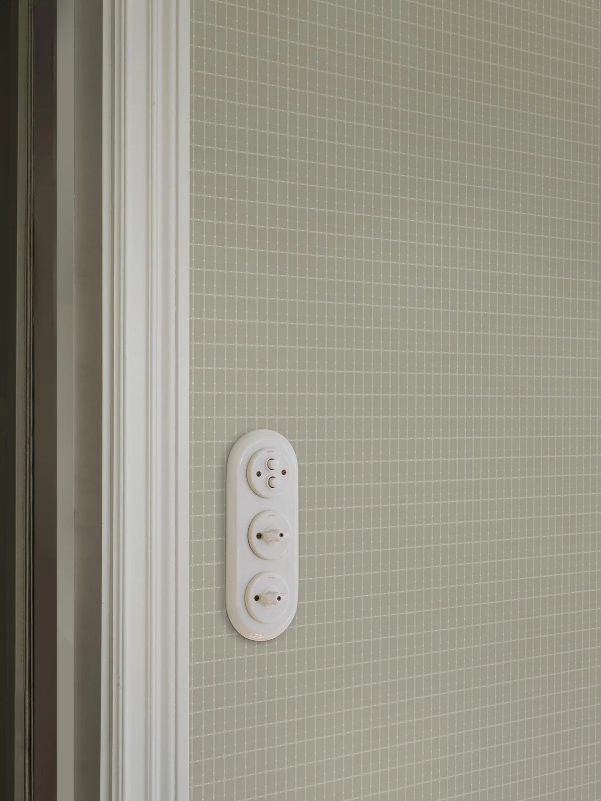 Tapeta s geometrickým vzorom v kocke ALVAR AALTO M.I.T zelená