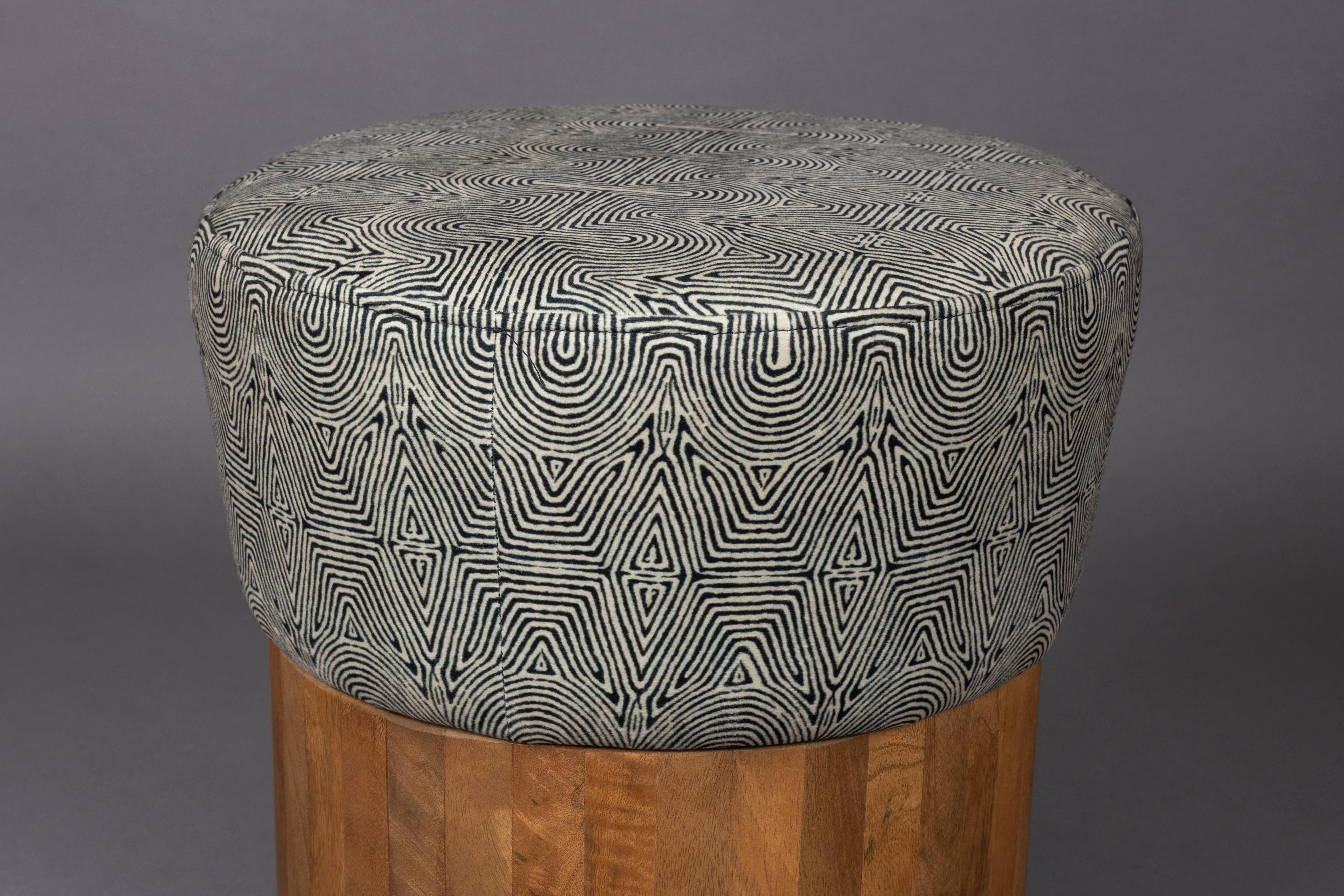 Stolička FRAGMENT z mangového dreva s čiernym vzorom