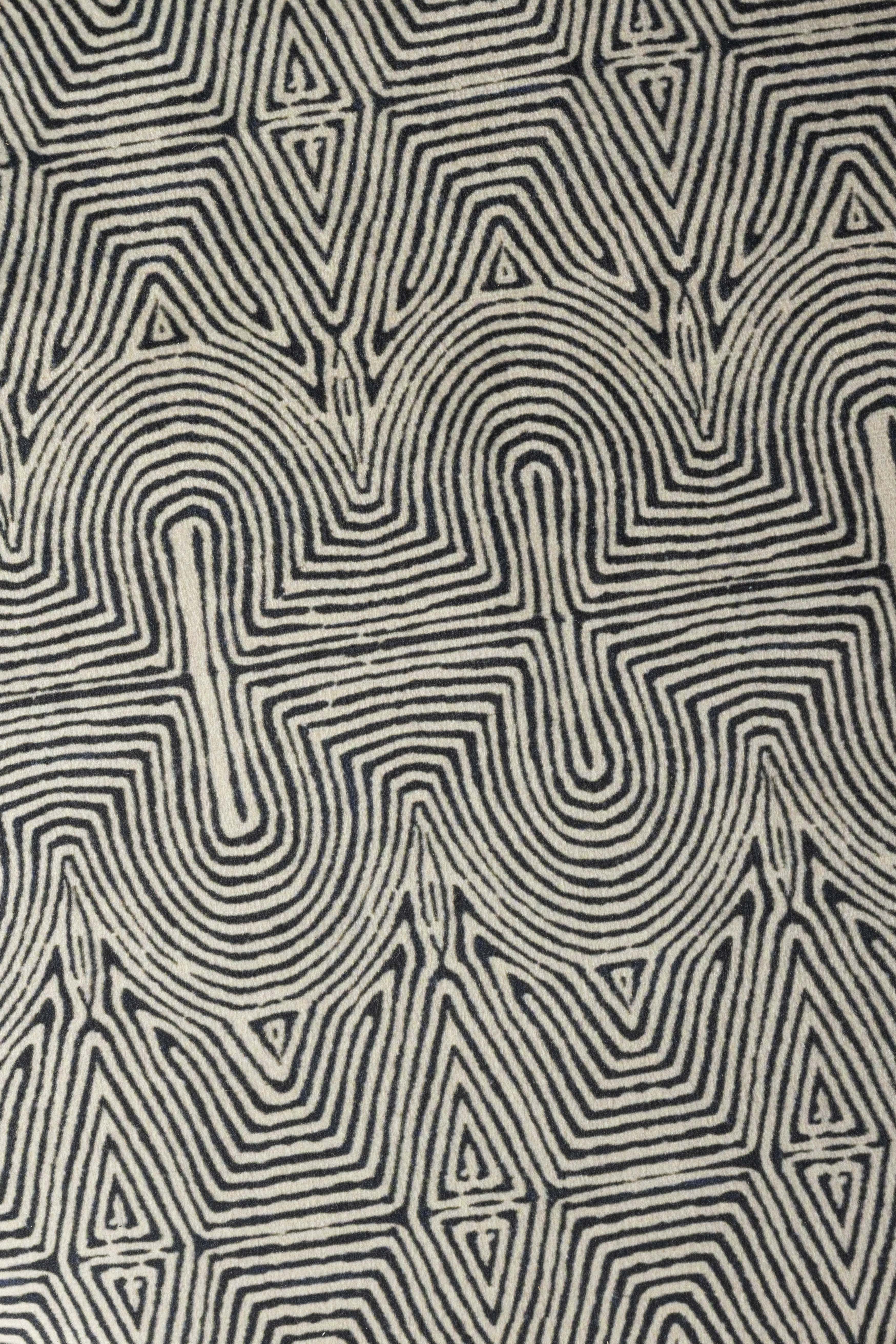 Stolička FRAGMENT z mangového dreva s čiernym vzorom