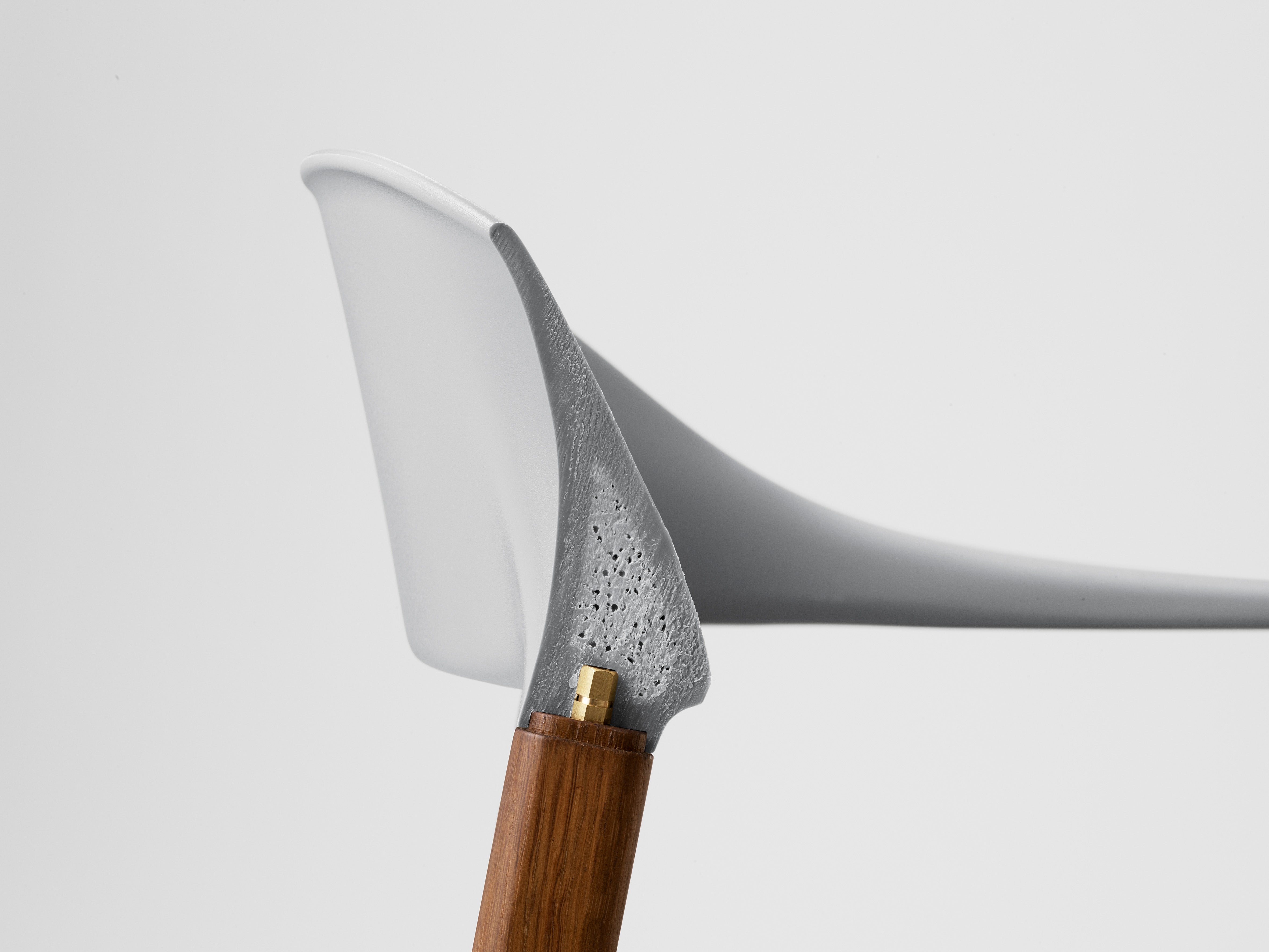 Chair with armrests Herit Gray with a dark oak base