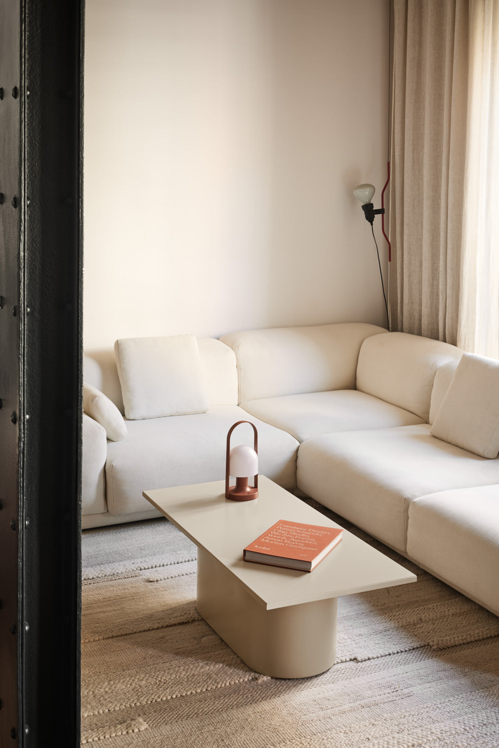 Kávový stolík TOTEM béžový