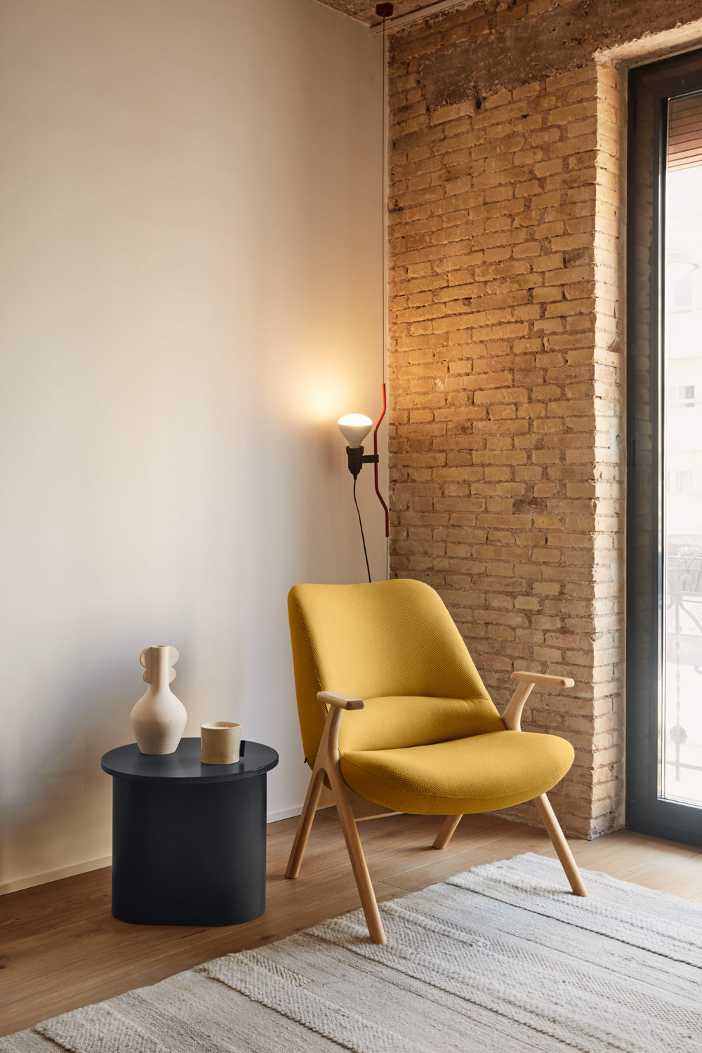 Bočný stolík TOTEM antracitový