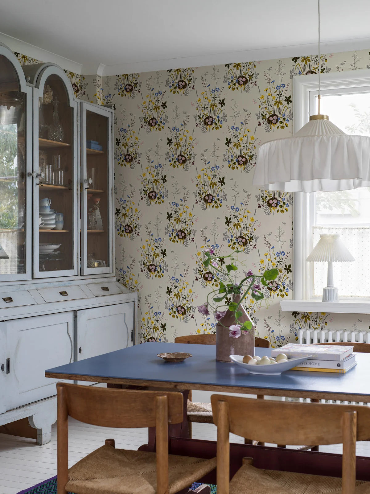 FAGELBO Cream Floral Pattern Wallpaper with Brown