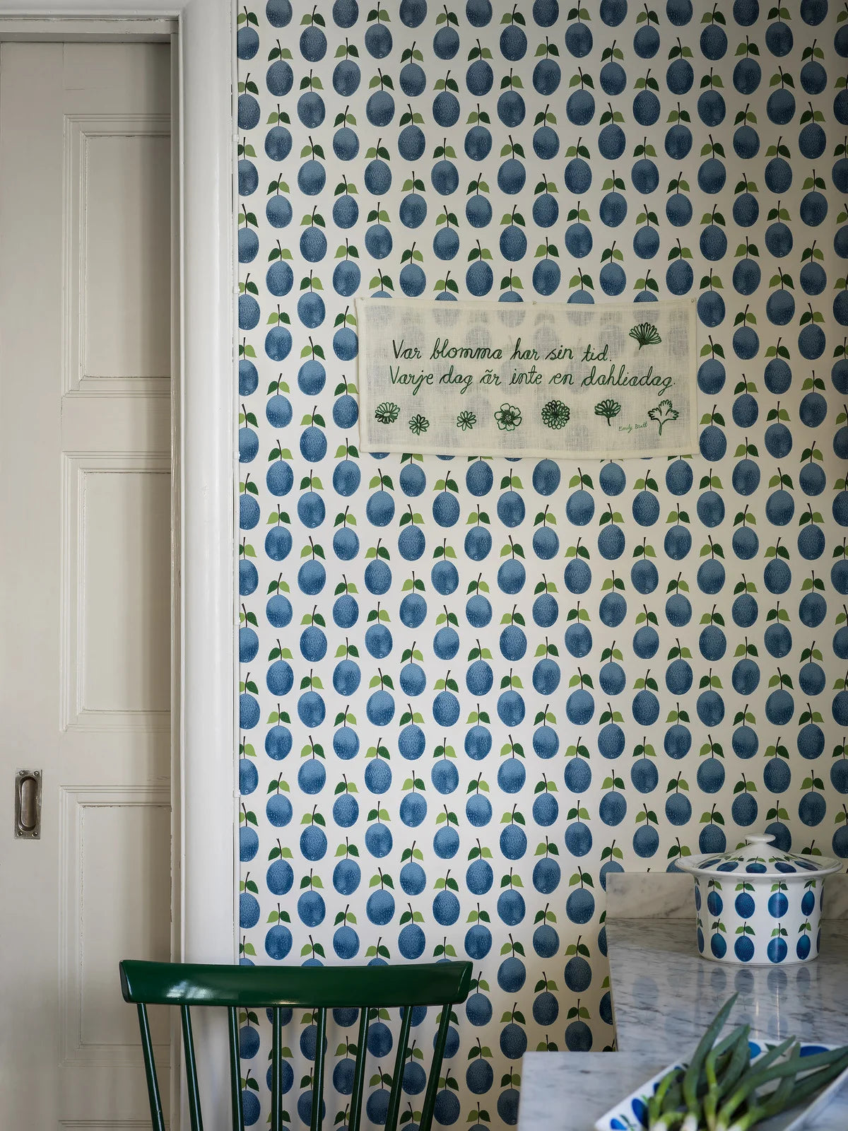 White PRUNUS Fruit Plant Motif Wallpaper with Blue