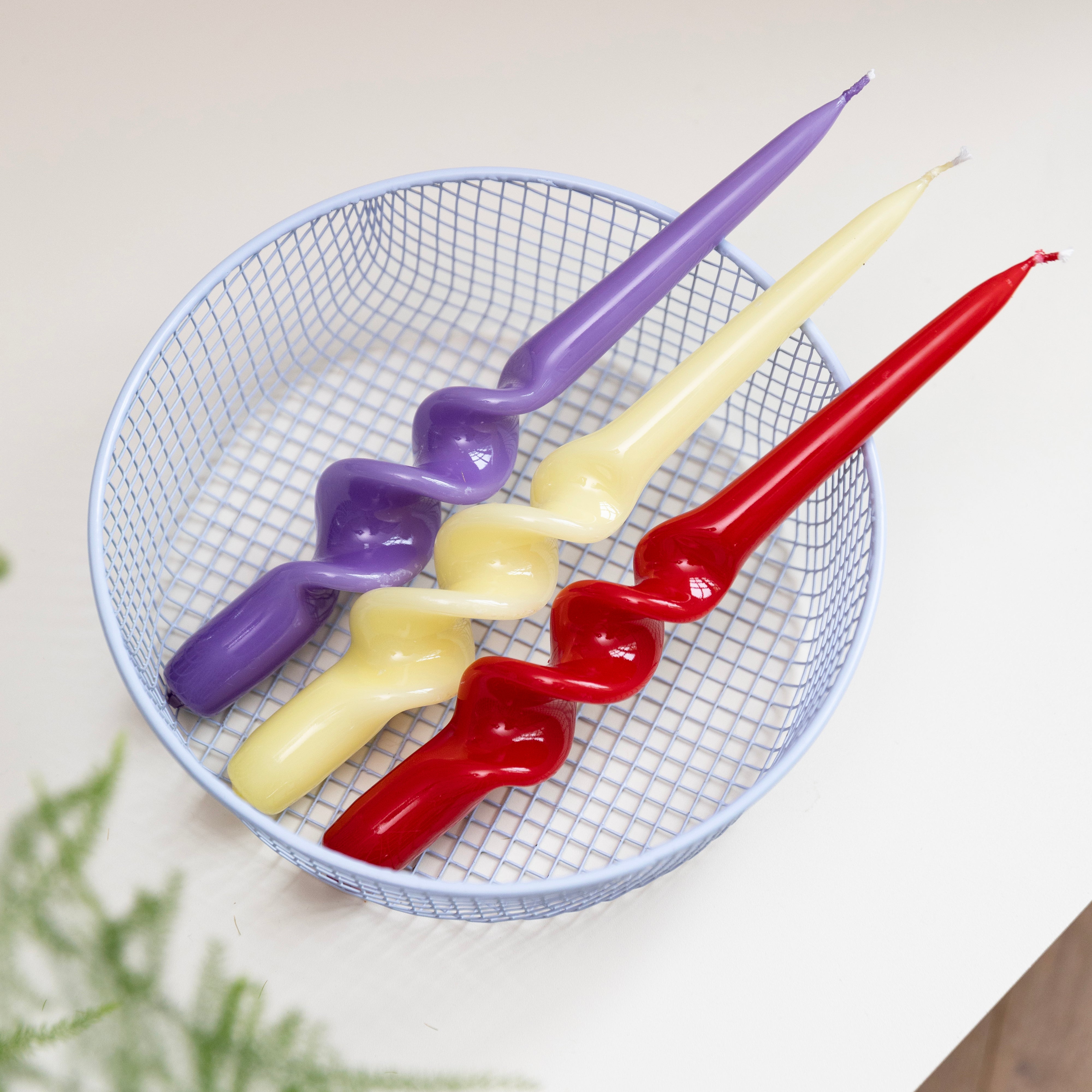 Súprava sviečok ALPHA SUNSET fialová s červenou a žltou