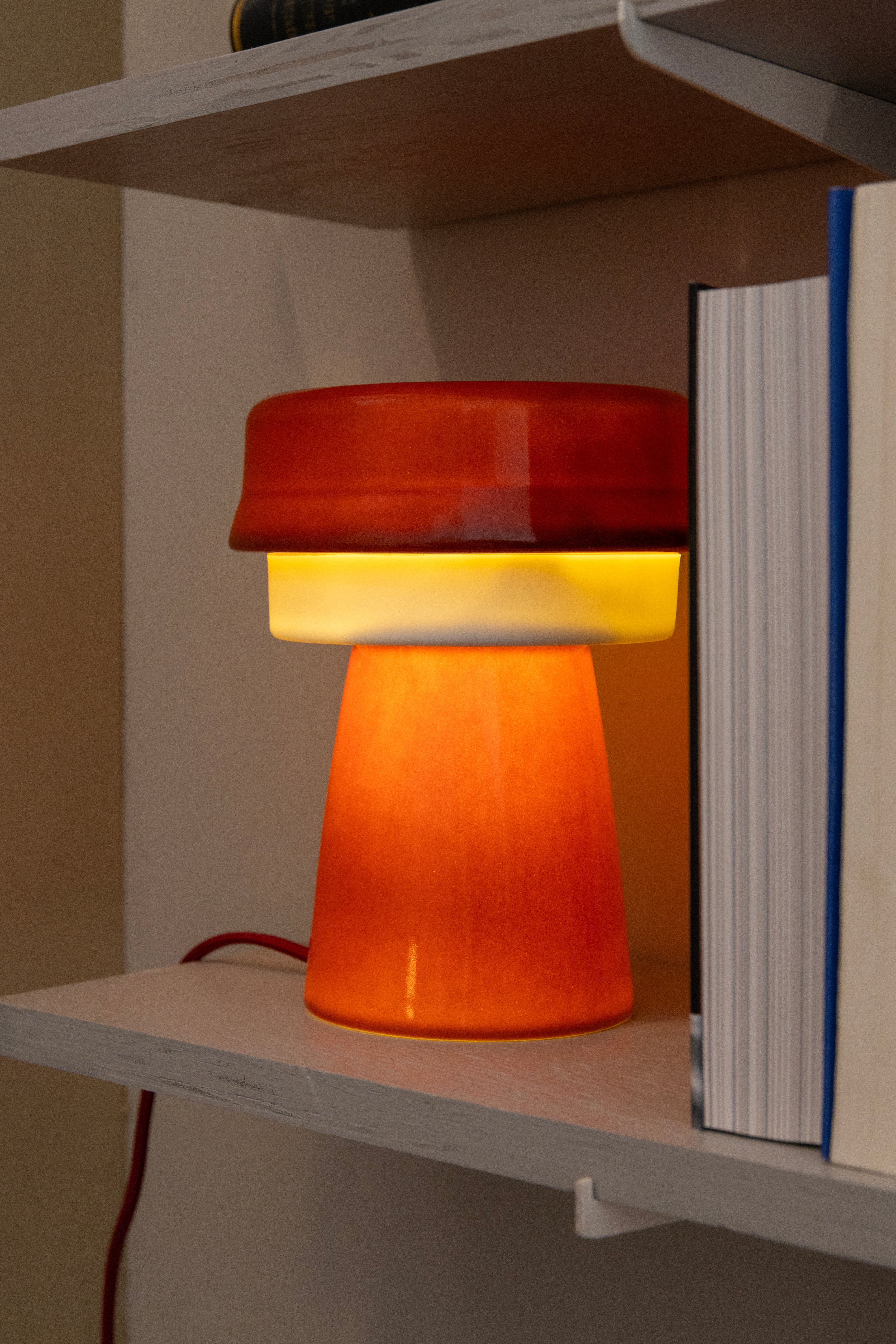 Burgundy table lamp HAT with white